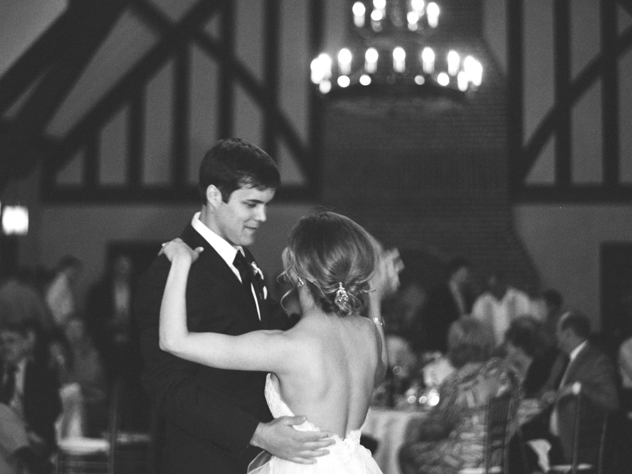 Classic-Omaha-Wedding-Photography-30.jpg