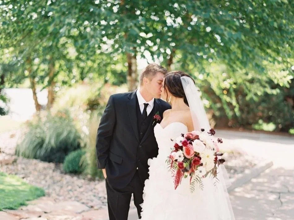 OMAHACOUNTRYCLUBWEDDINGPHOTOGRAPHER70.jpg