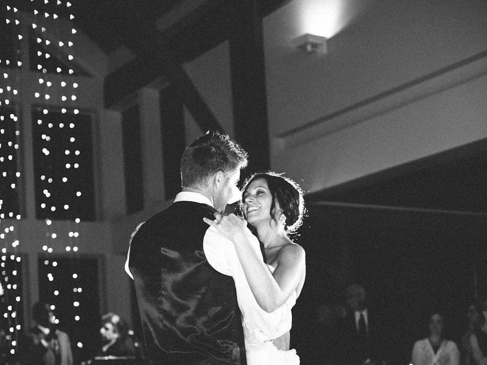 OMAHACOUNTRYCLUBWEDDINGPHOTOGRAPHER15.jpg