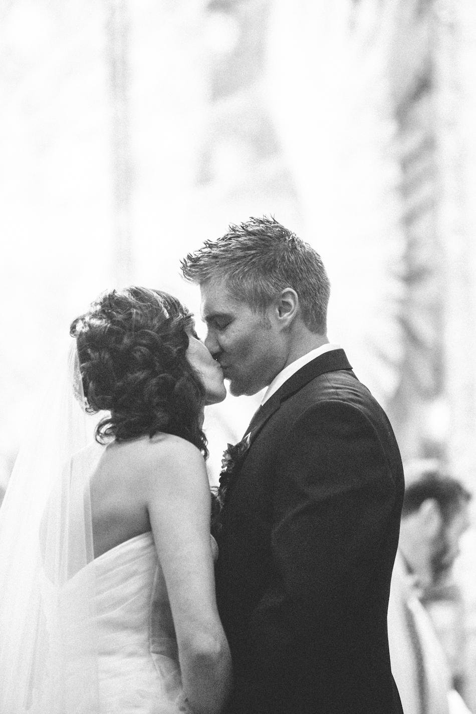 OMAHACOUNTRYCLUBWEDDINGPHOTOGRAPHER18.jpg