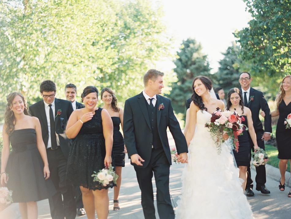 OMAHACOUNTRYCLUBWEDDINGPHOTOGRAPHER2.jpg