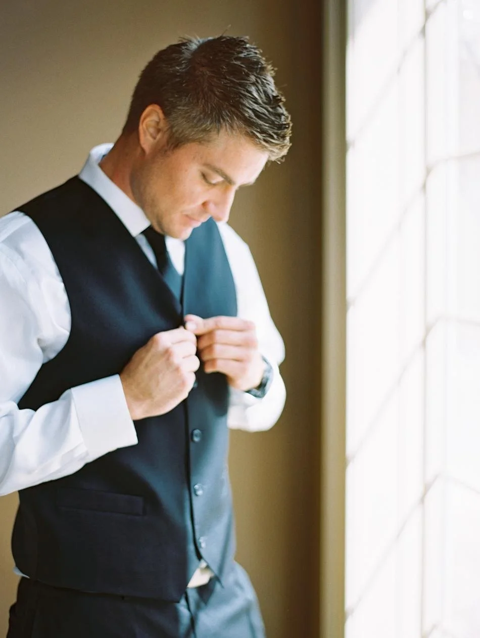 OMAHACOUNTRYCLUBWEDDINGPHOTOGRAPHER240.jpg