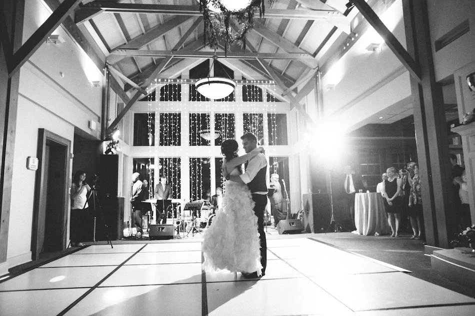 OMAHACOUNTRYCLUBWEDDINGPHOTOGRAPHER1.jpg