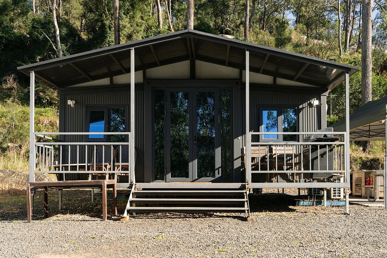 LittleChooksFarm_cabin2b_2.jpg