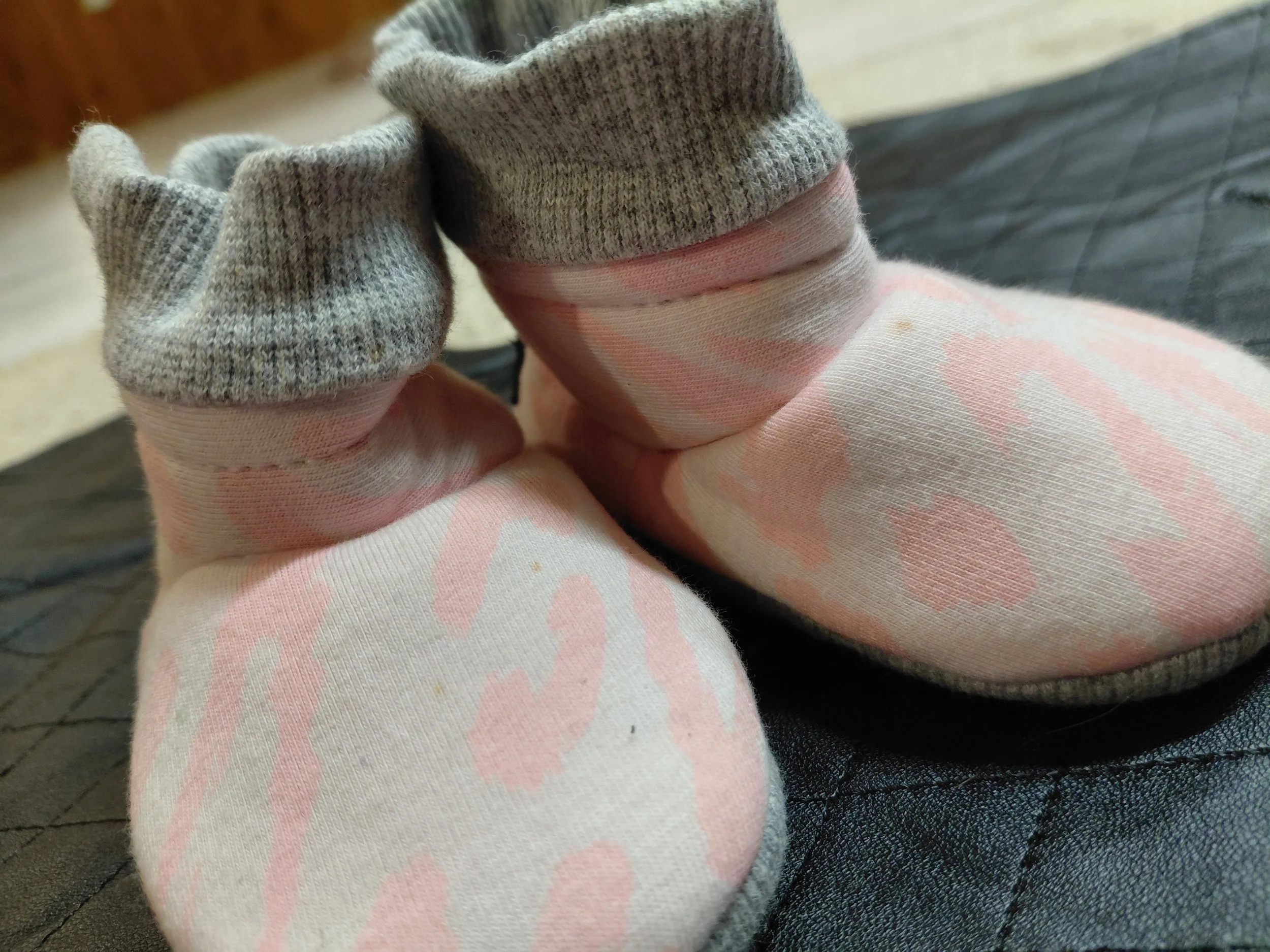 [0-3m] bonds booties