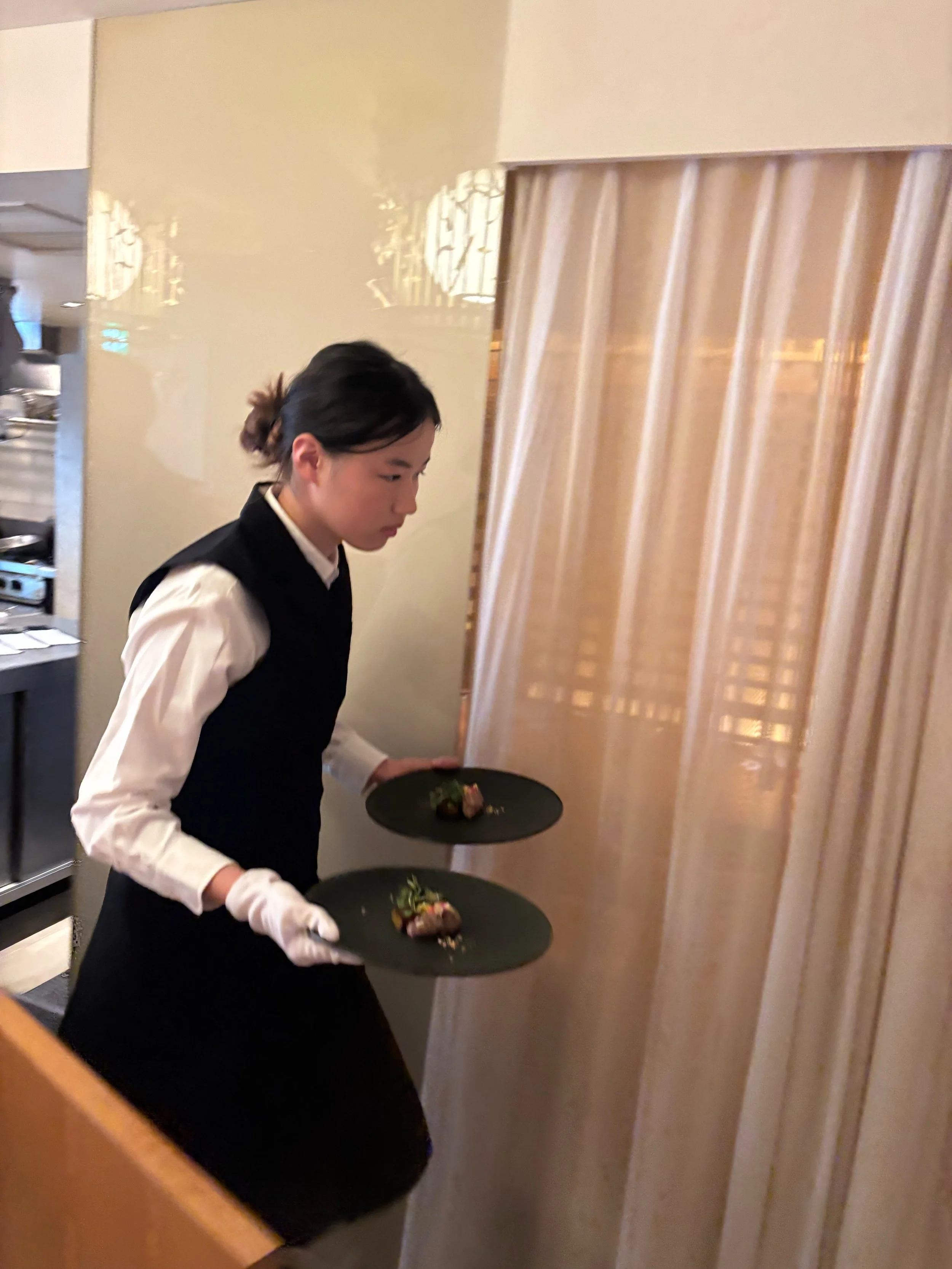 LINE_ALBUM_Emma’s Restaurant Internship 2026_260812_15.jpg