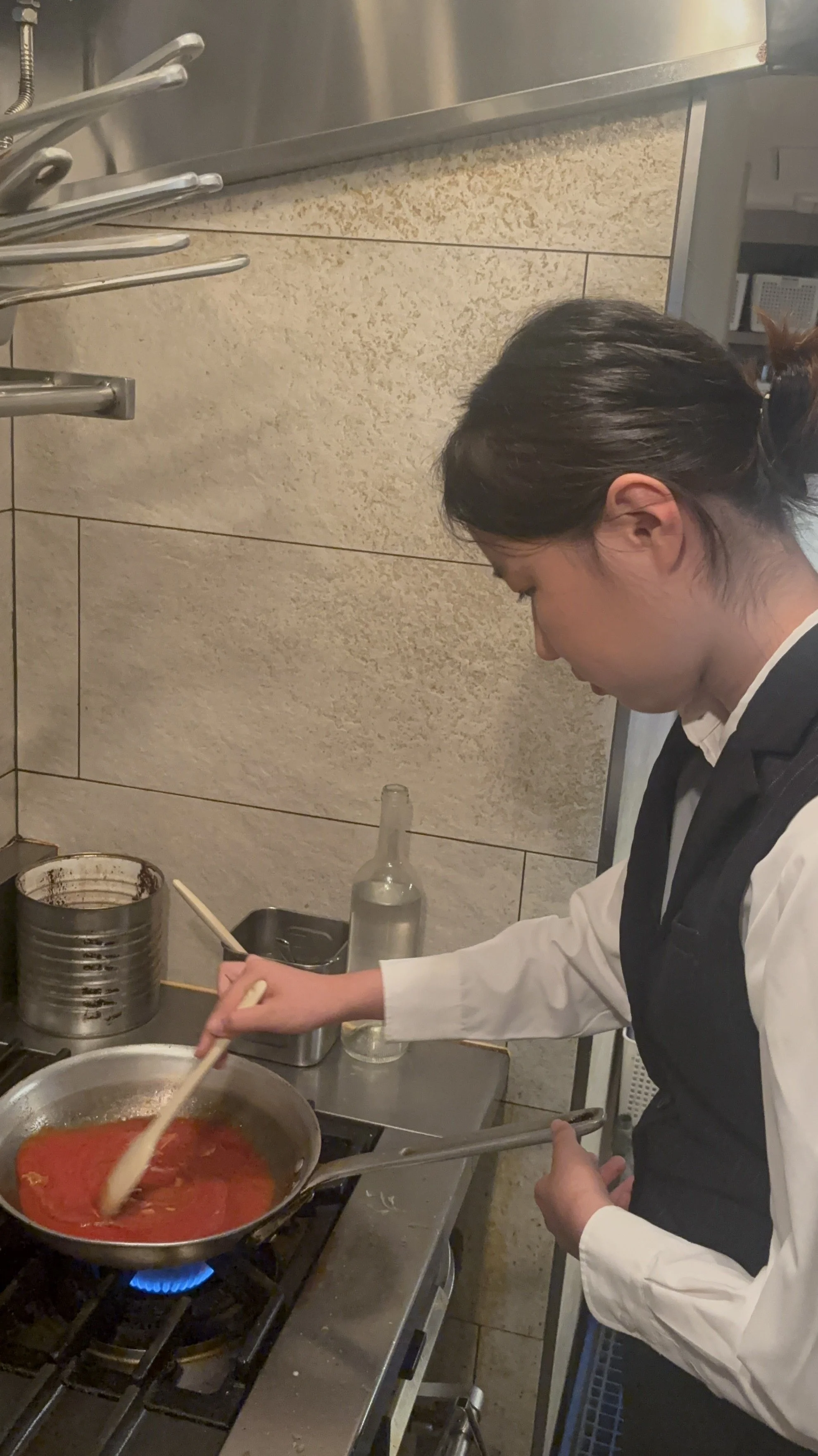 LINE_ALBUM_Emma’s Restaurant Internship 2026_260812_16.jpg