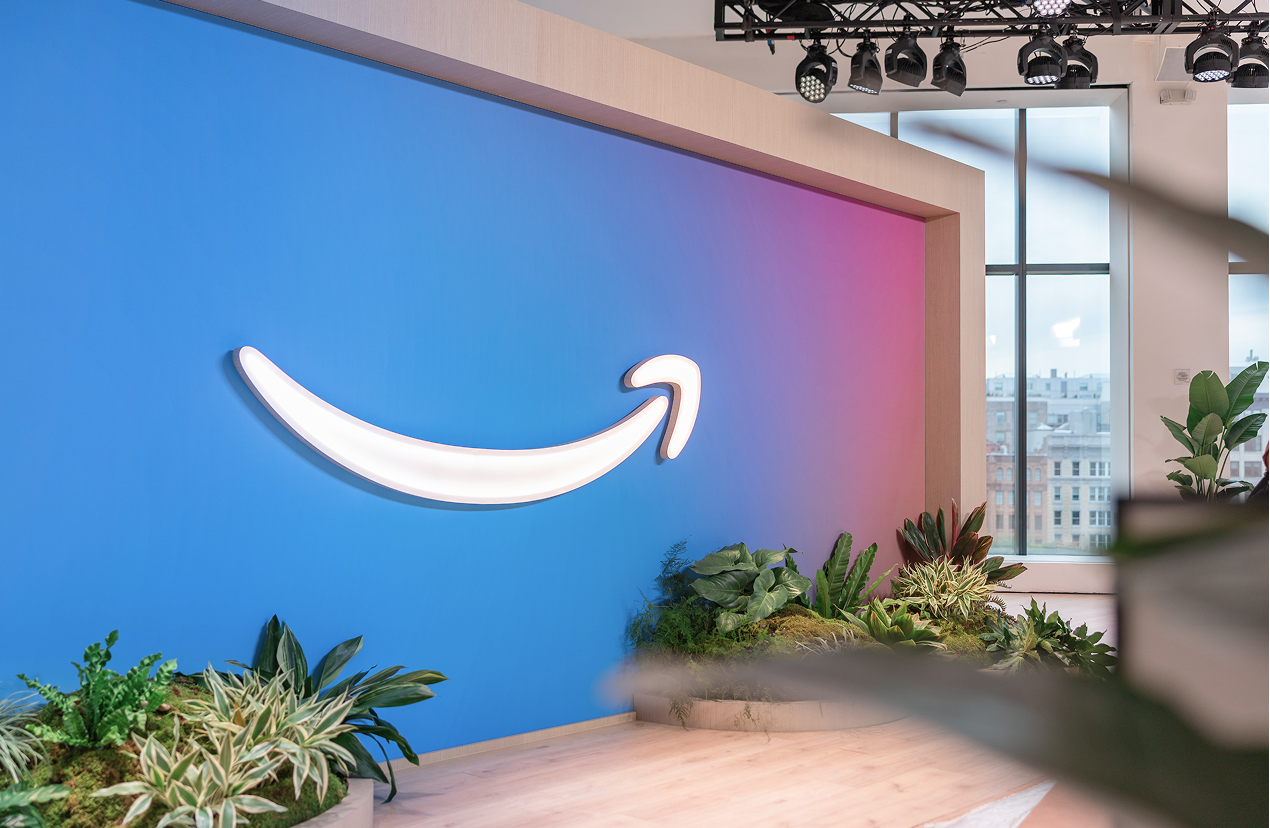AMAZON2025_0929_165753-3439_ALIVE.png