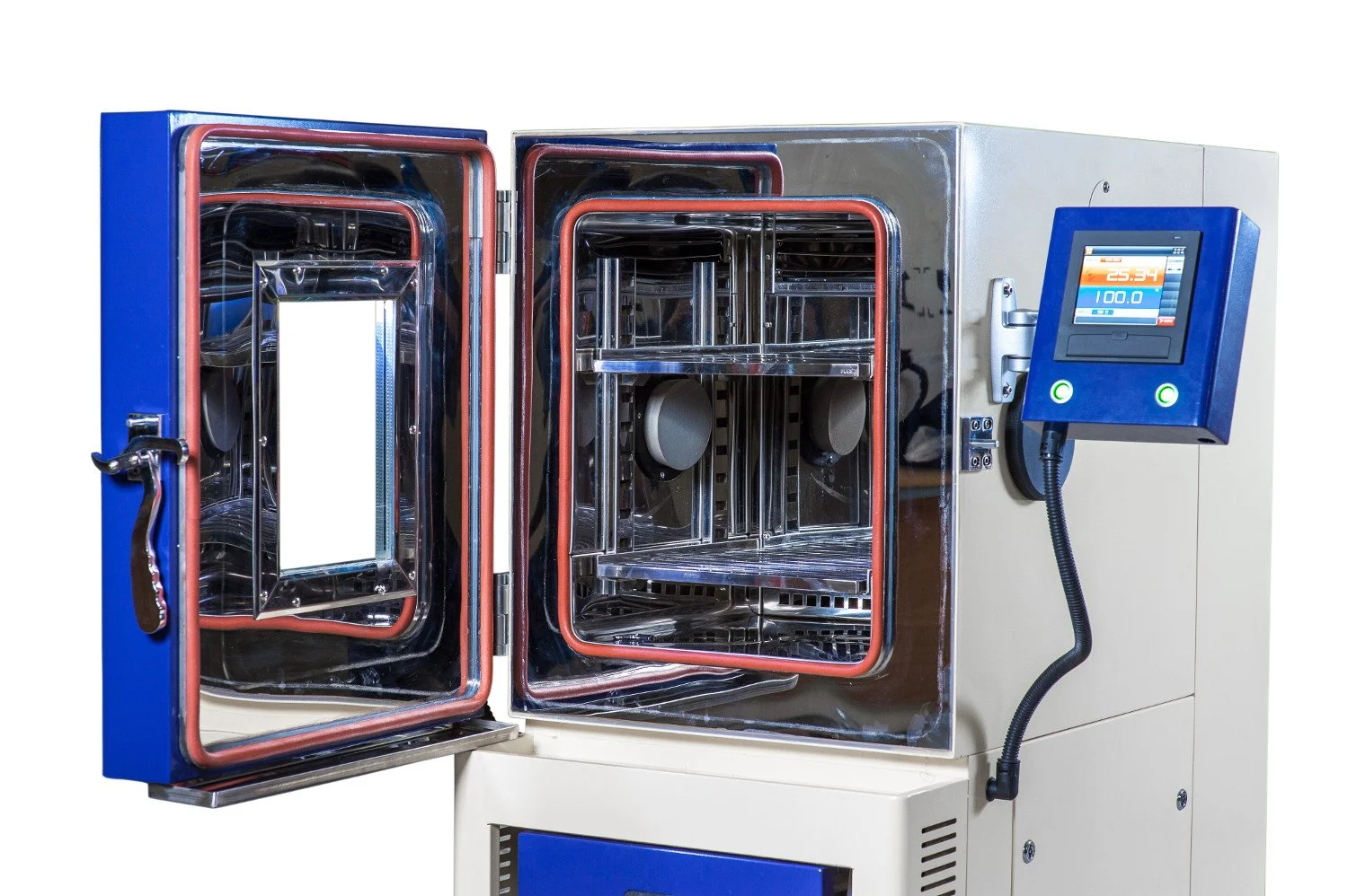 Environmental simulation chamber used for product reliability testing in Malaysia