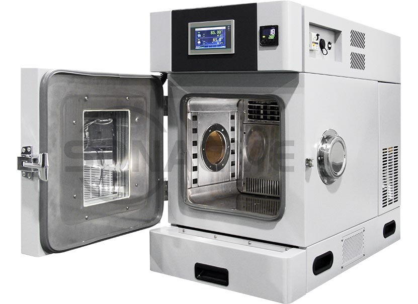 ST/22/40 stainless steel interior chamber with adjustable shelves