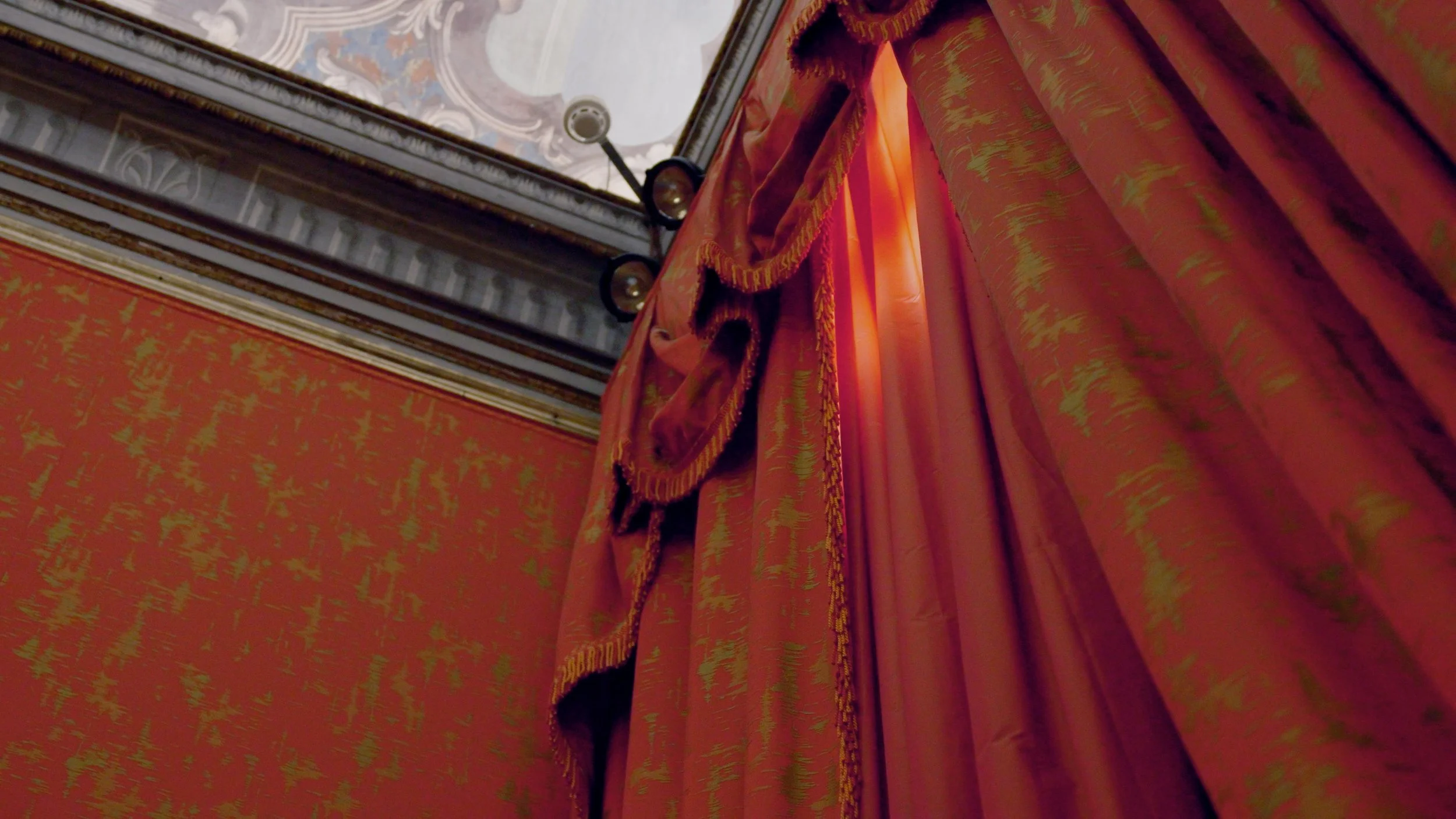 Fabric walls Palazzo Mocenigo.jpg
