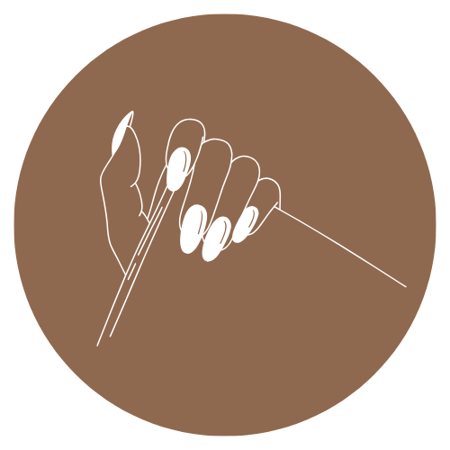 Linienzeichnung einer Hand, die eine Nähnadel hält, auf braunem Hintergrund.