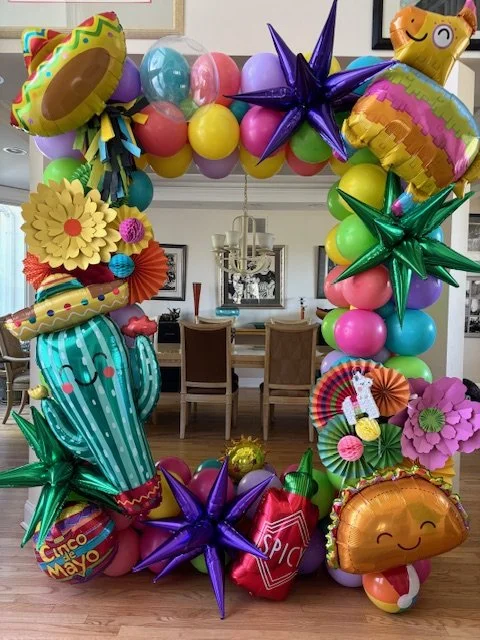 Photo Frame Balloon Arch