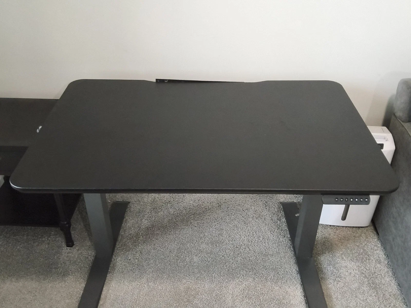 Vari Electric Standing Desk (Black, Adjustable Height)