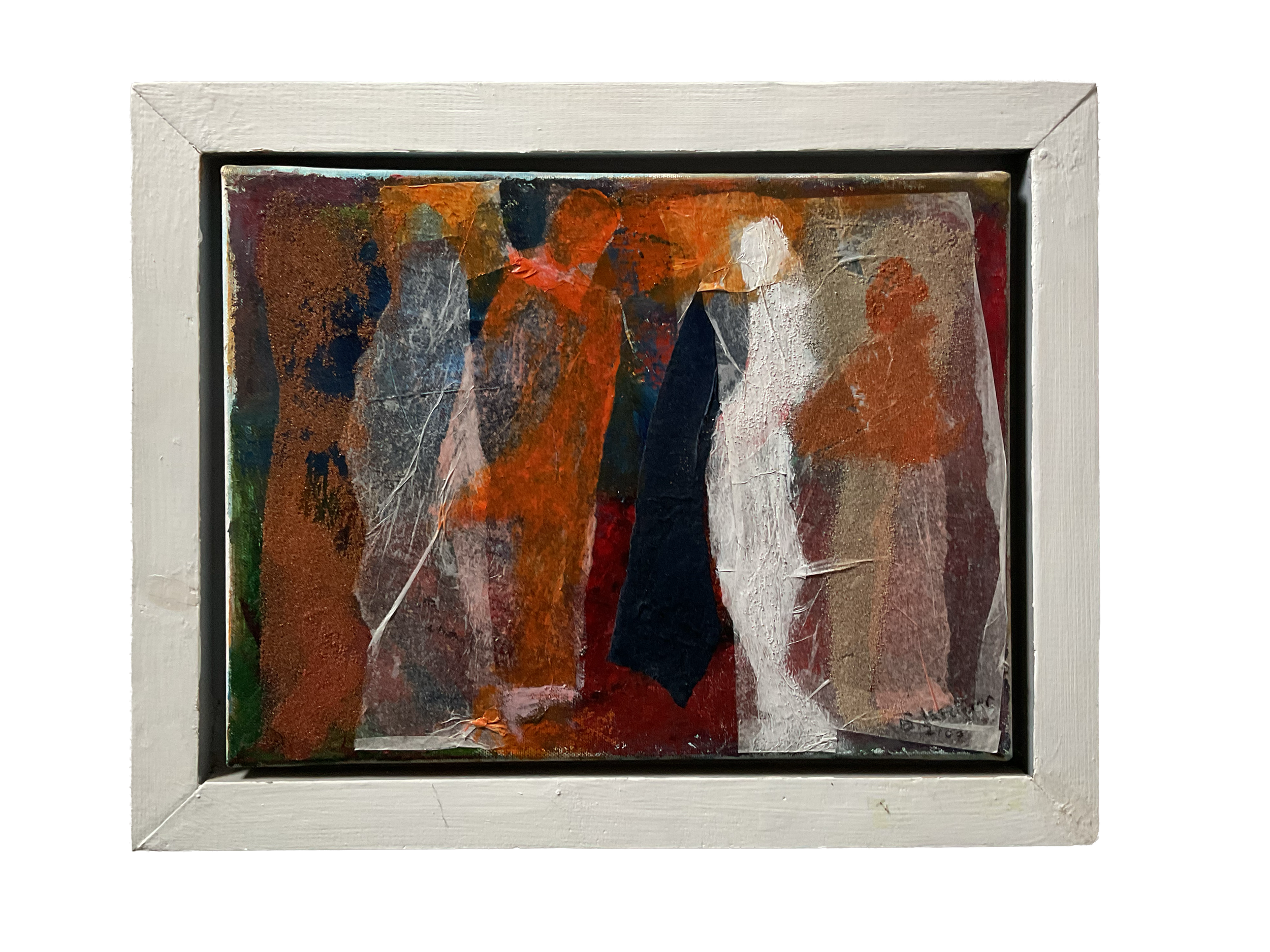 Abstraktes Gemälde mit intensiven Rot-, Orange-, Blau-, Weiß- und Brauntönen, gerissenen Texturen und unterschiedlichen Farbflächen, in einem weißen Rahmen.