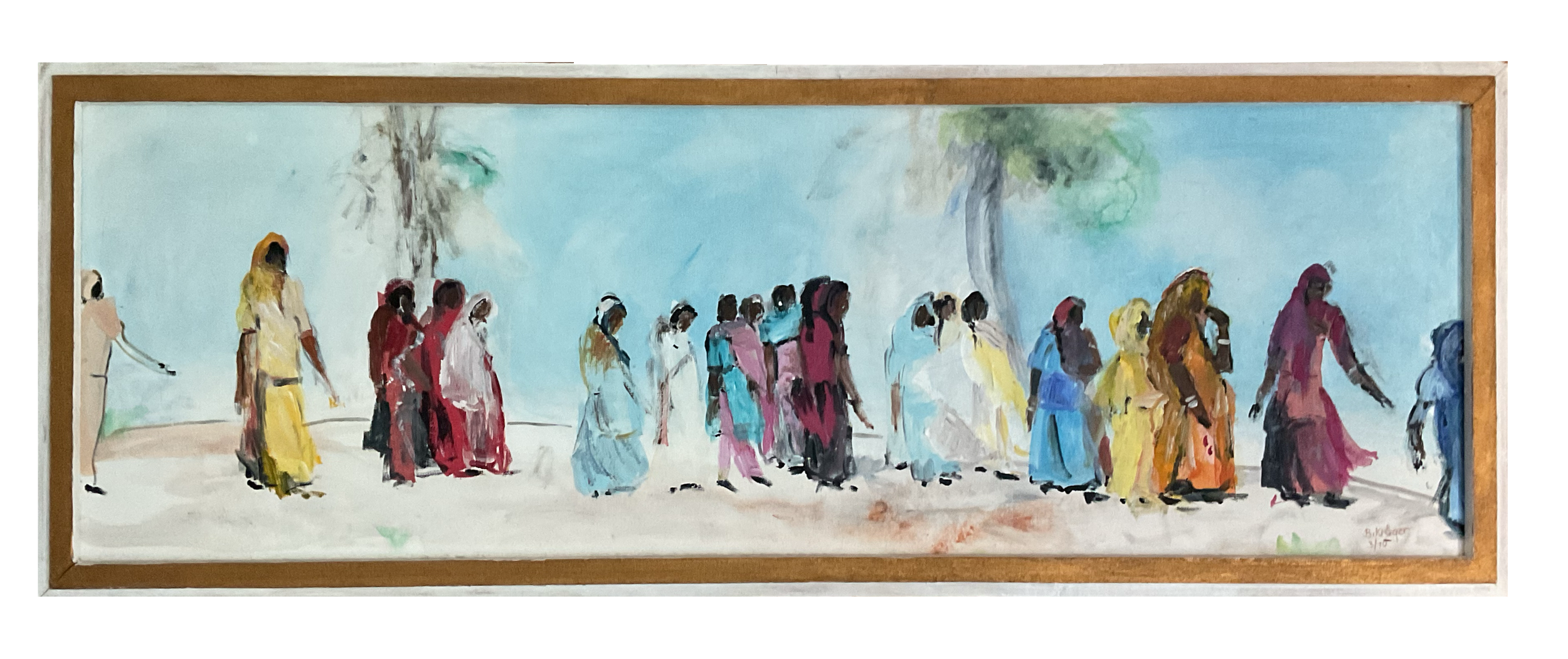 Ein Aquarell, das eine Gruppe von Frauen zeigt, die im Freien spazieren gehen und farbenfrohe traditionelle Kleidung tragen, im Hintergrund sind Bäume und ein blauer Himmel zu sehen.