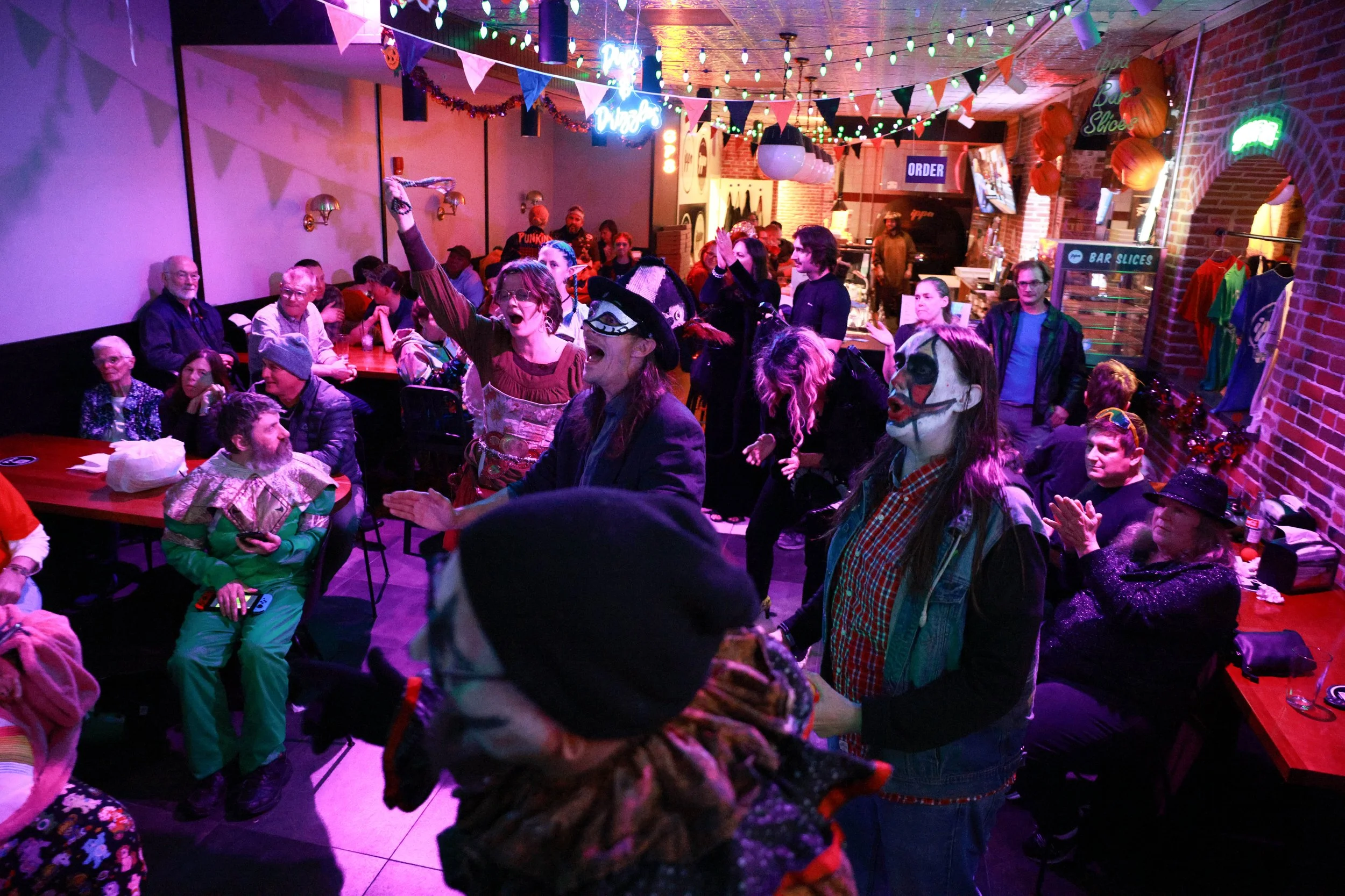 halloweenatthefoodhall_10292025-35.jpg