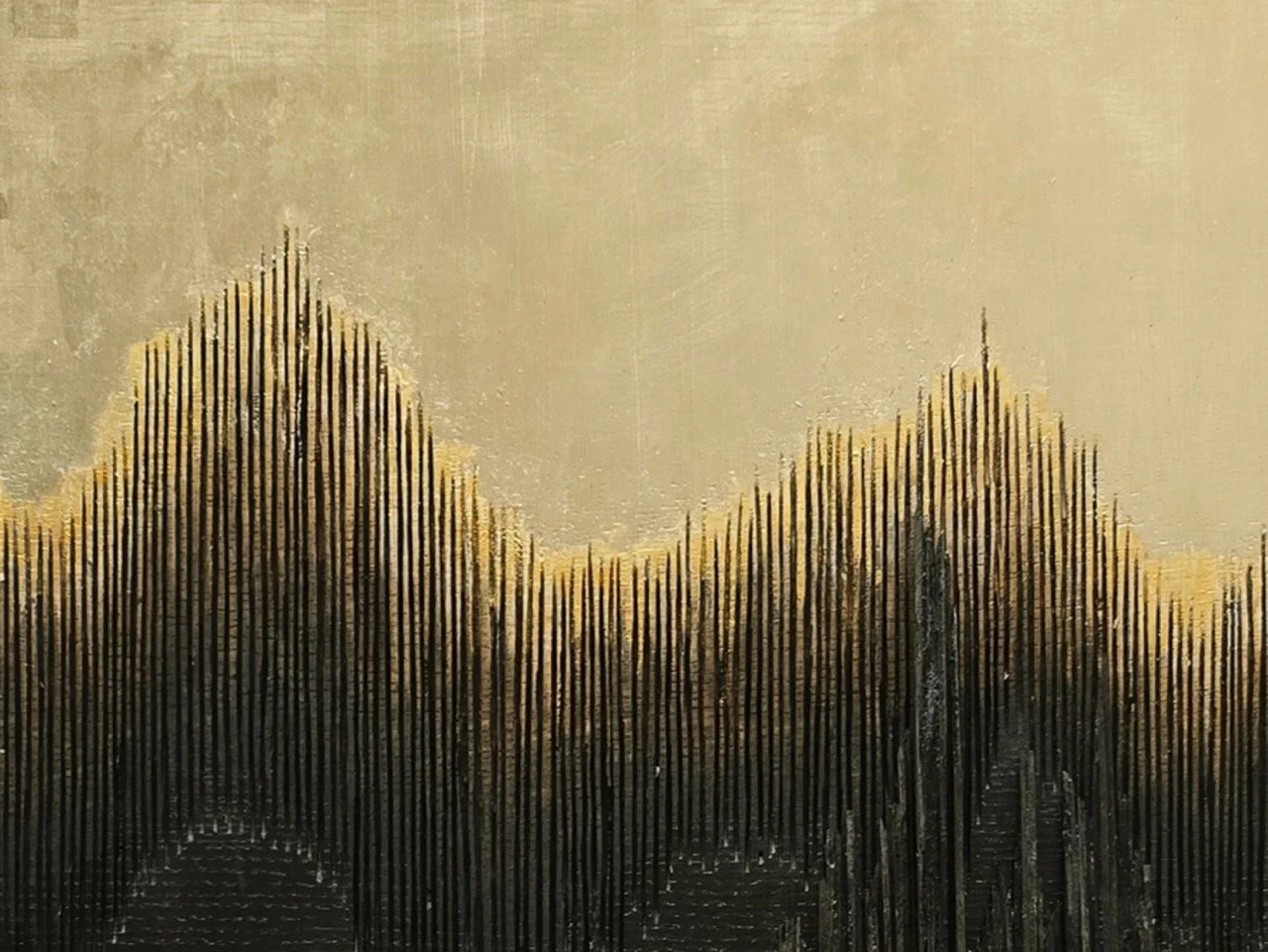 Une oeuvre en bois précieux et feuille d'or de Hoon Moreau