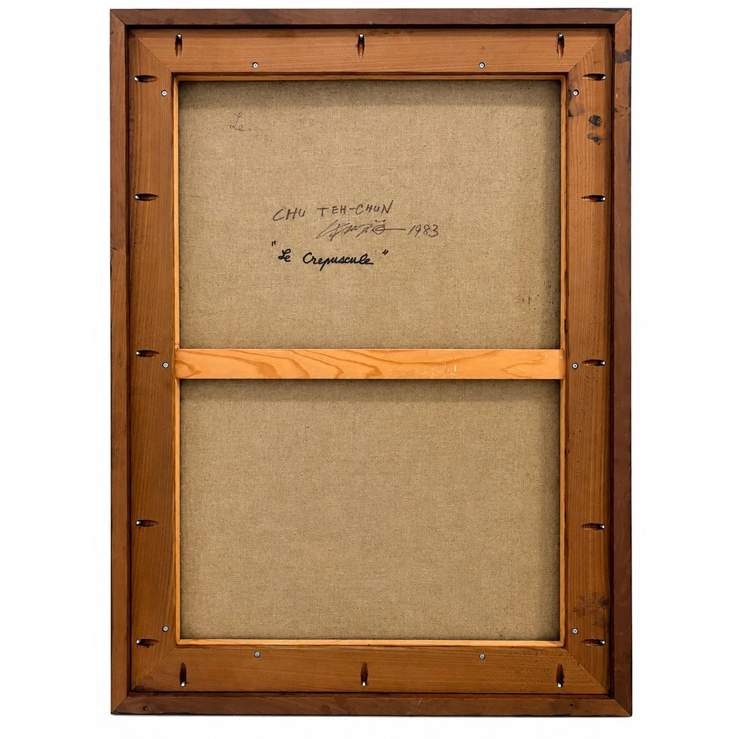 Revers de Le Crépuscule, 1983, de Chu Teh-Chun. Huile sur toile portant au dos le nom de l’artiste, la date 1983 et le titre manuscrit de l’œuvre.