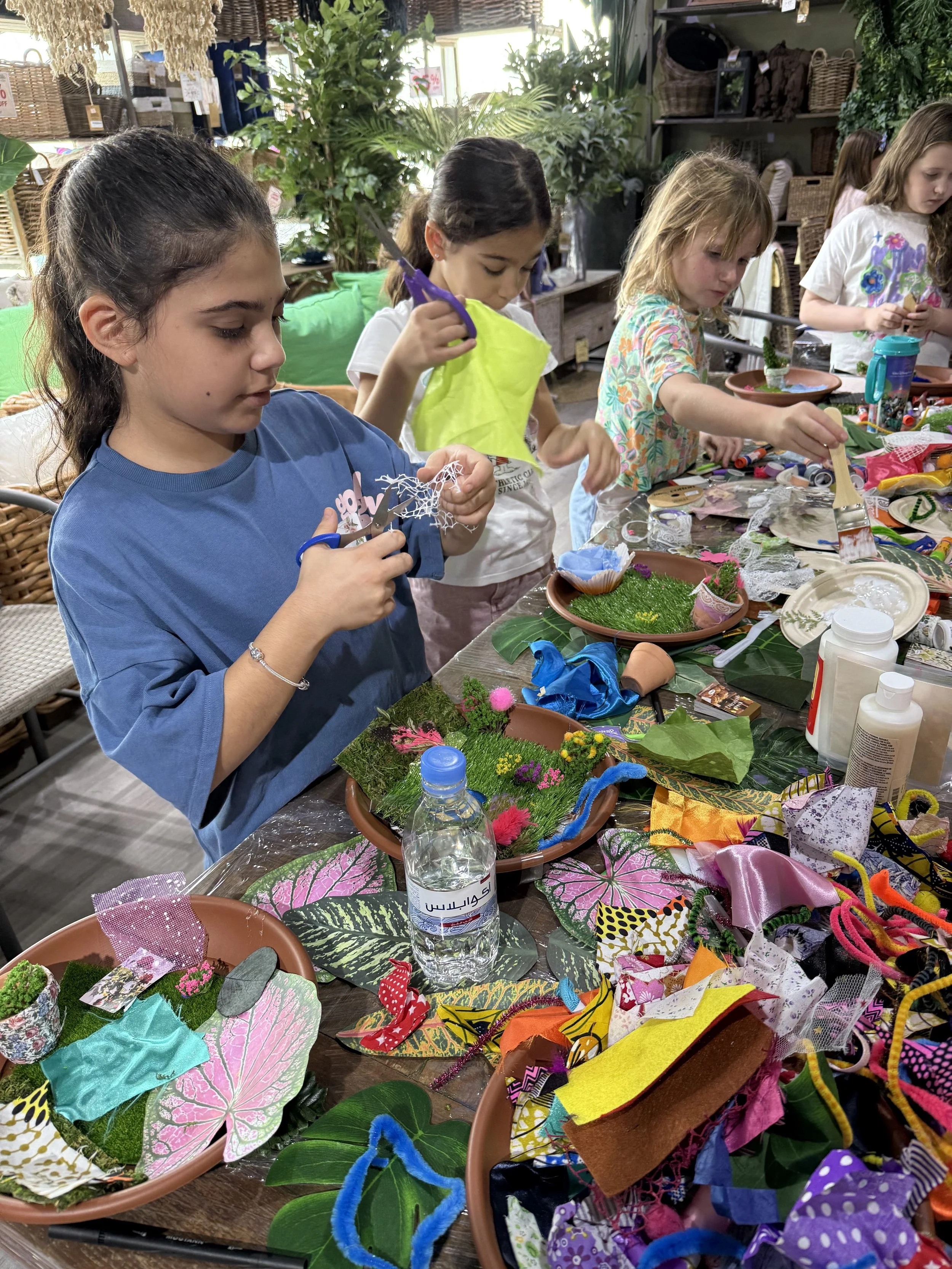 Gorgeous kids maker's table in Dubai, 2025