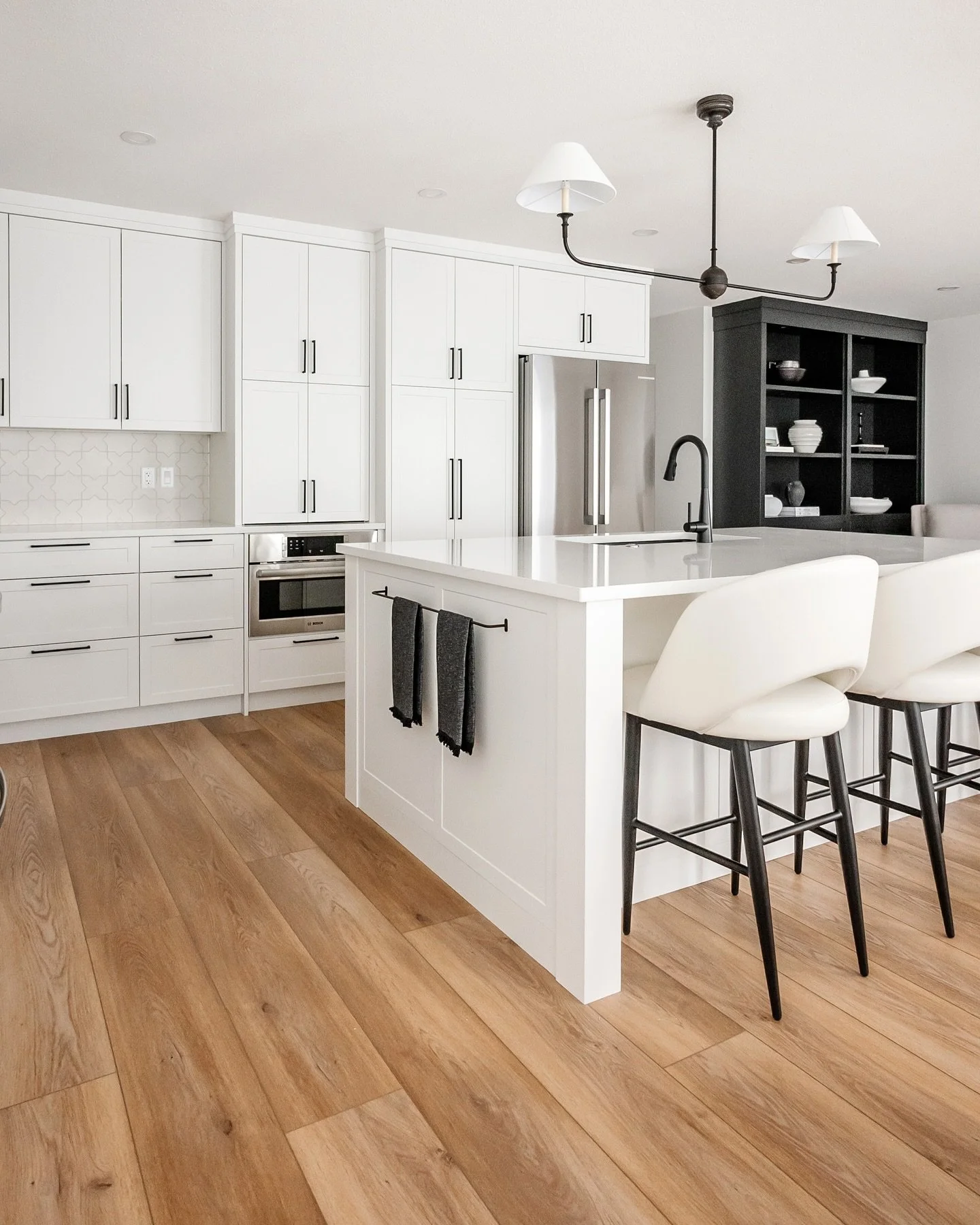 3 colours, clean lines. It doesn&rsquo;t have to be complicated. Another fun project with our favourites.

Designed by: @houseenvyinteriors 

General contractor: @collabconstruction 

Photography: @brittanyflegel