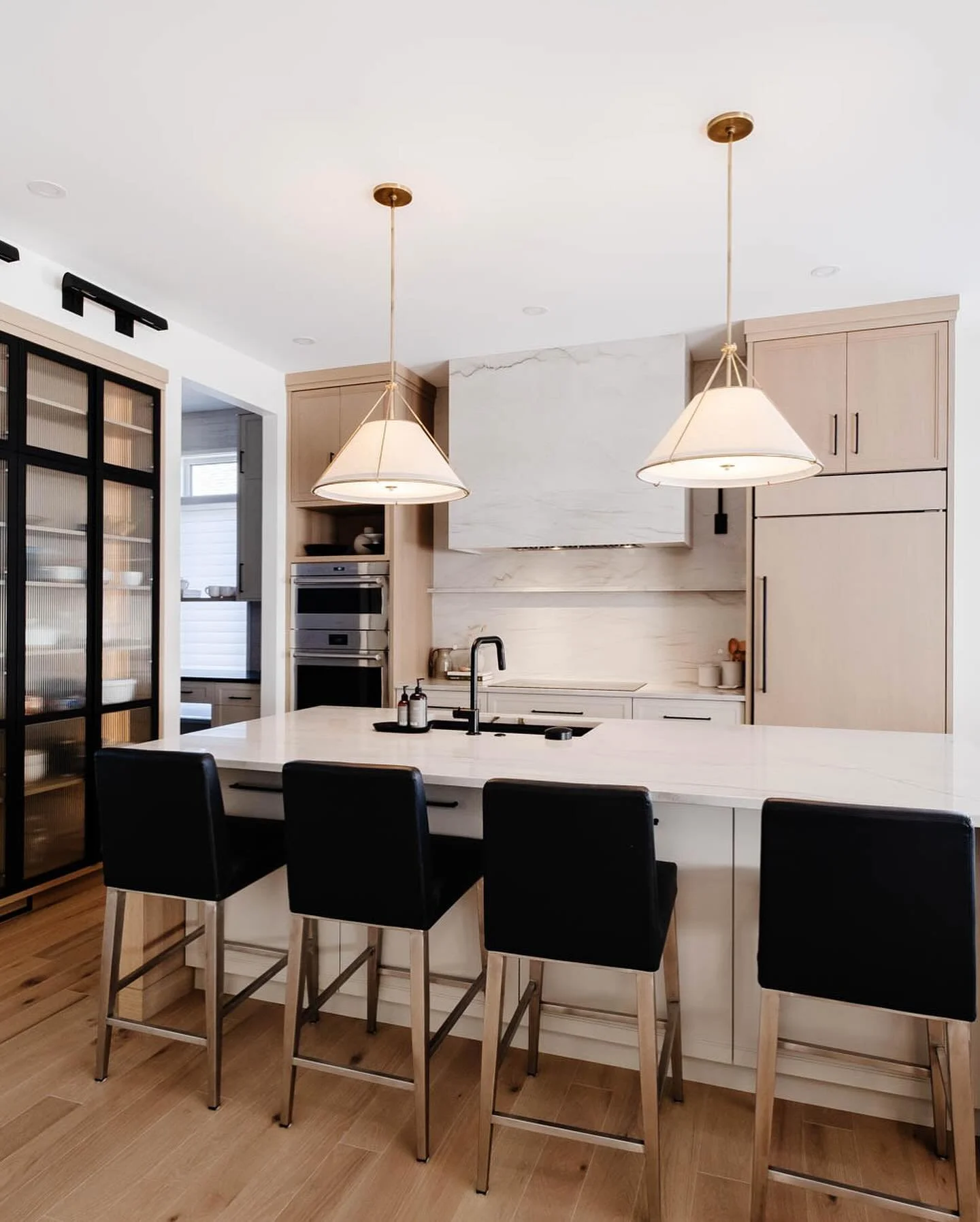 I love this design, this house, and the family that lives here. Working with, and for, people that make my life better can almost allow me to forget how stressful engineering the 1000lb quartzite rangehood was.

Another exceptional design by: @housee