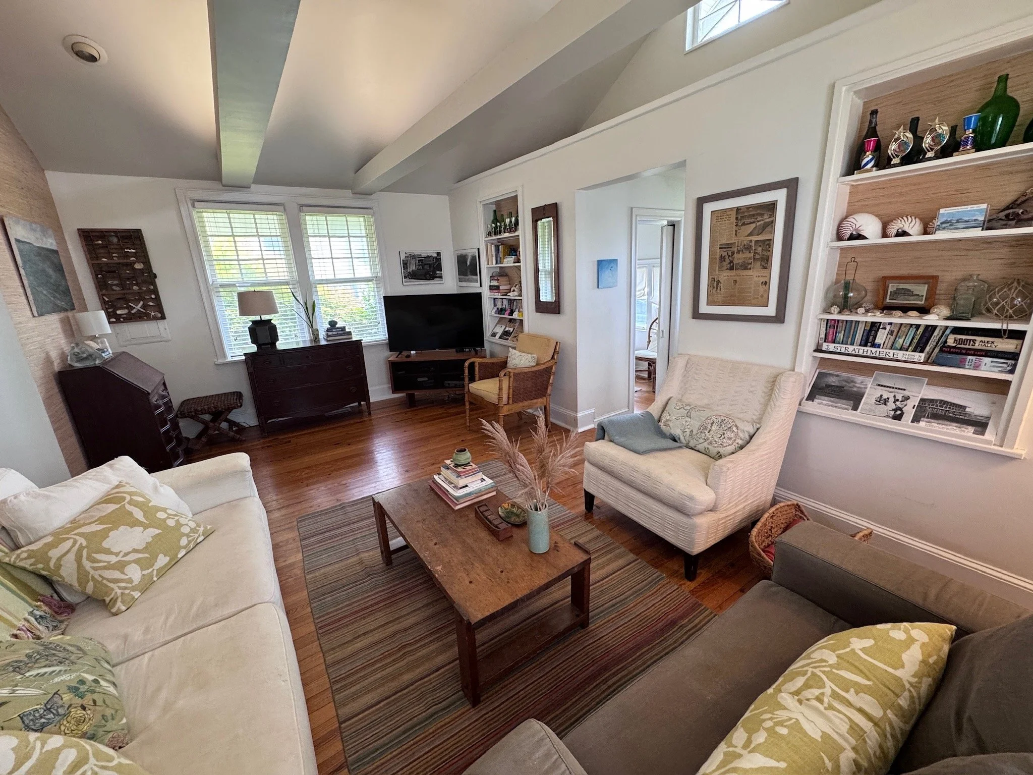 Bungalow family room
