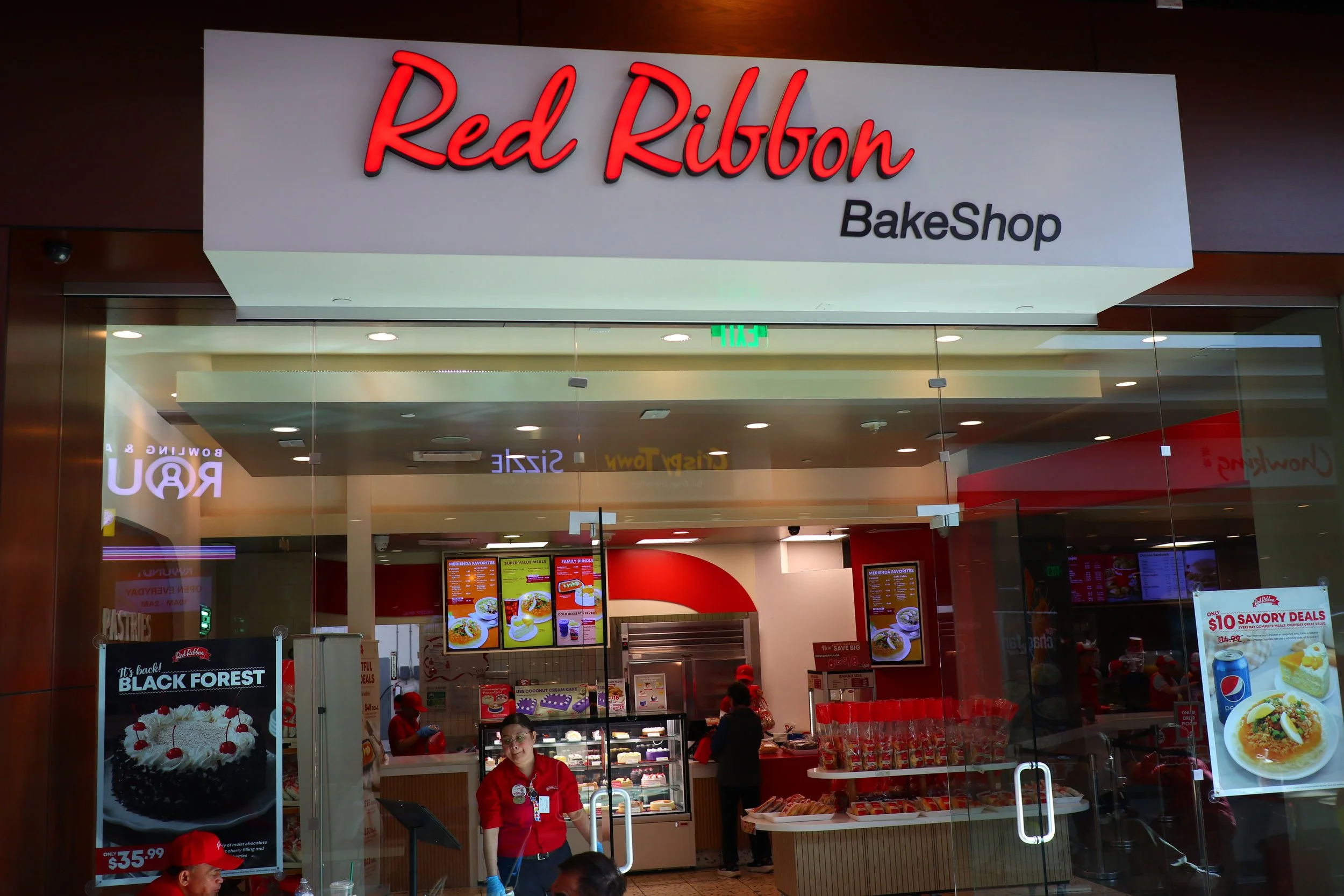 Red Ribbon BakeShop