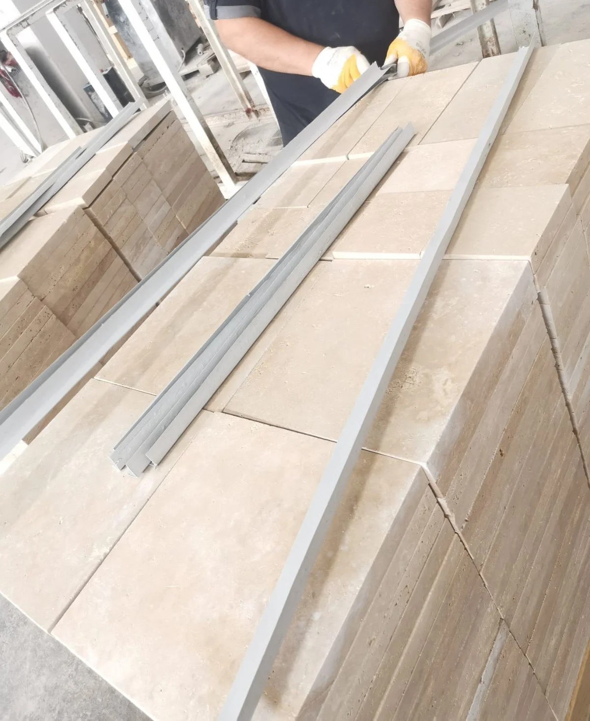 Light Travertine Premium Tumbled-9(wet look)