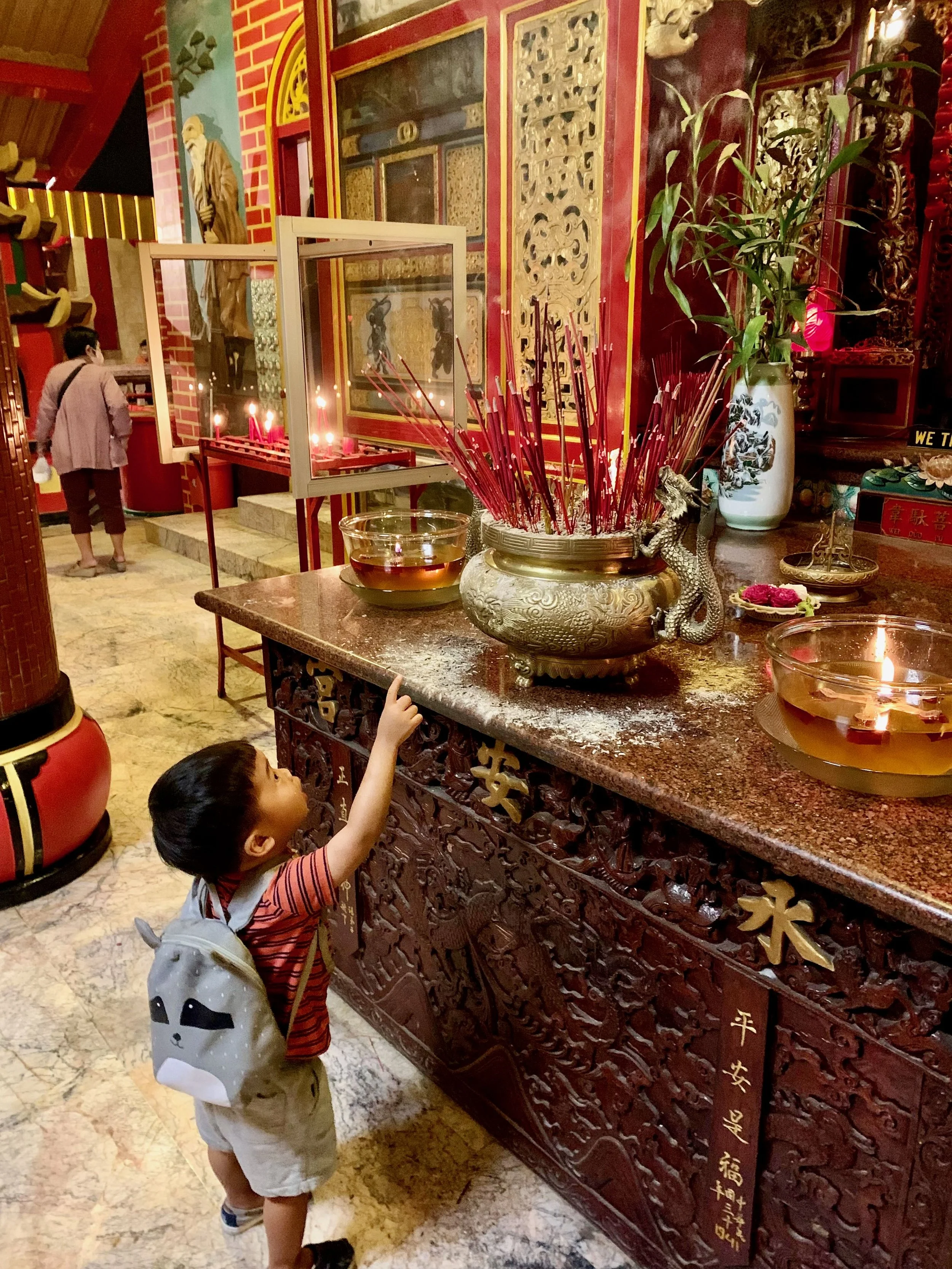 Visiting the temple for Mid-autumn festival