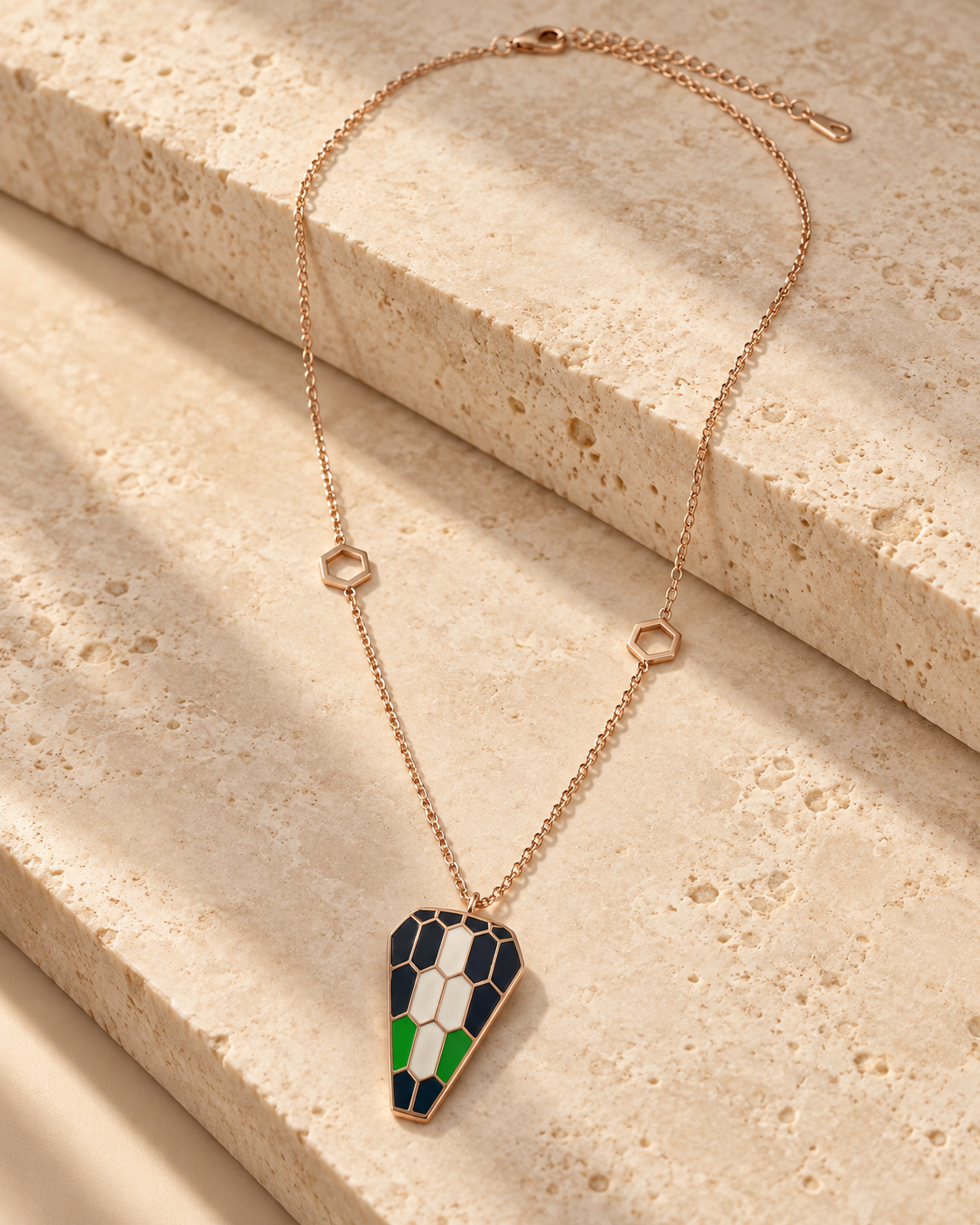 Serpenti Pendant Necklace.png