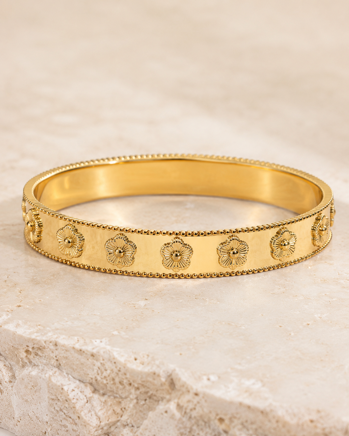 Clover Classic Bangle