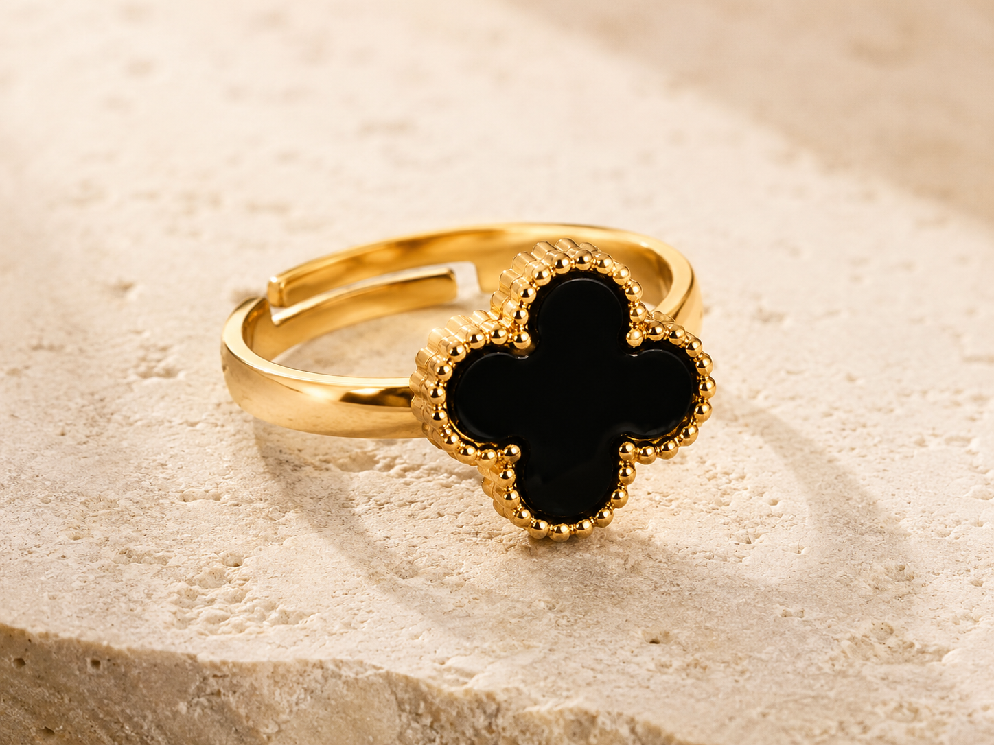 Four Leaf Clove Ring.png