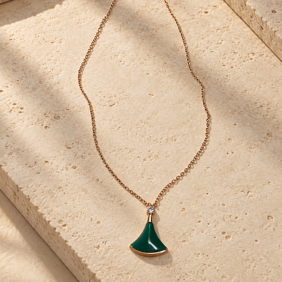 Dream Diva Elegant Green Necklace