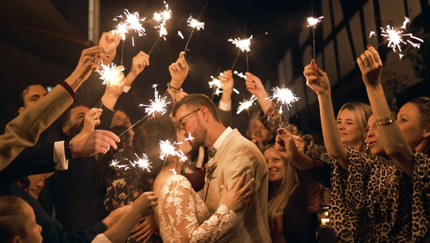✨ Sparkler Exit Magic in the Pfalz! ✨

If this isn&rsquo;t pure, unadulterated joy, we don&rsquo;t know what is! 👆

This is a glimpse into the epic celebration of E&amp;W&rsquo;s unforgettable Autumn wedding at the stunning Gut Rehbach in the beauti
