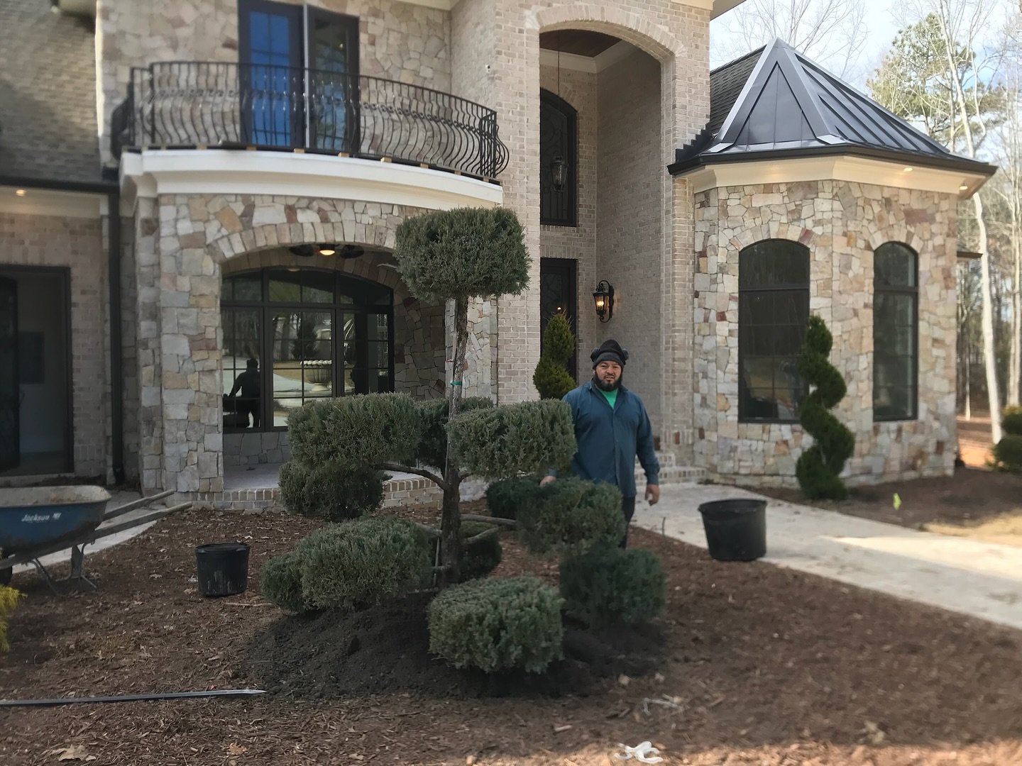 Welcome to Evan&rsquo;s Landscaping! 🌿🇭🇳Santos here, ready to bring your outdoor vision to life. From flawless lawns to bold designs, we&rsquo;re here to build something extraordinary together. 🌳 #Landscaping #EvansLandscaping #OutdoorLiving #Tri