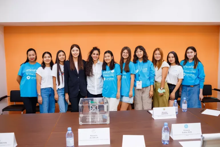 Schoolgirls in Kazakhstan are Introducing Video Games into the Educational Processes