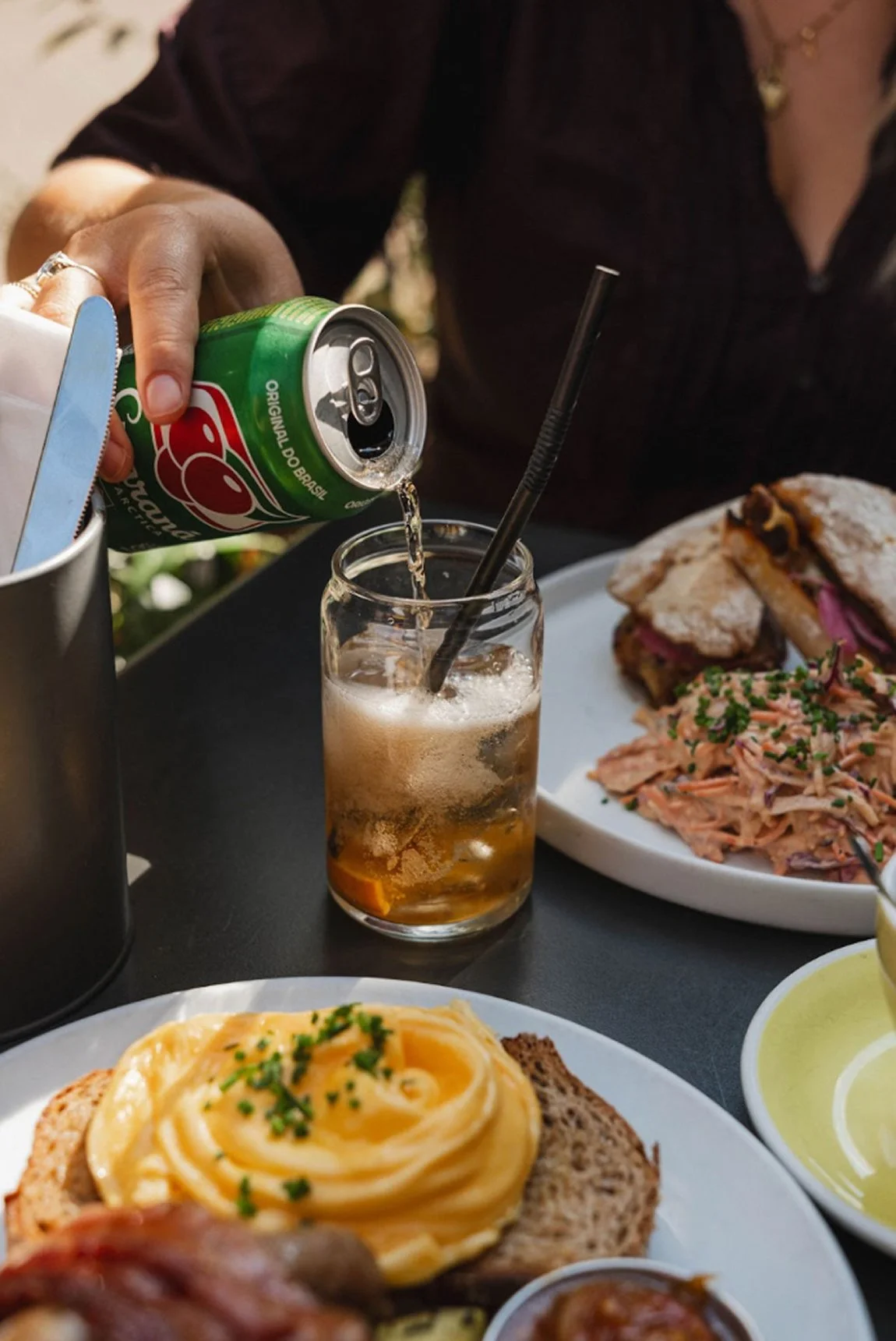 Foodfotografie bij Bakers & Roasters in Amsterdam, gemaakt door De Eetgency voor social media, content creatie en online marketing voor horeca.