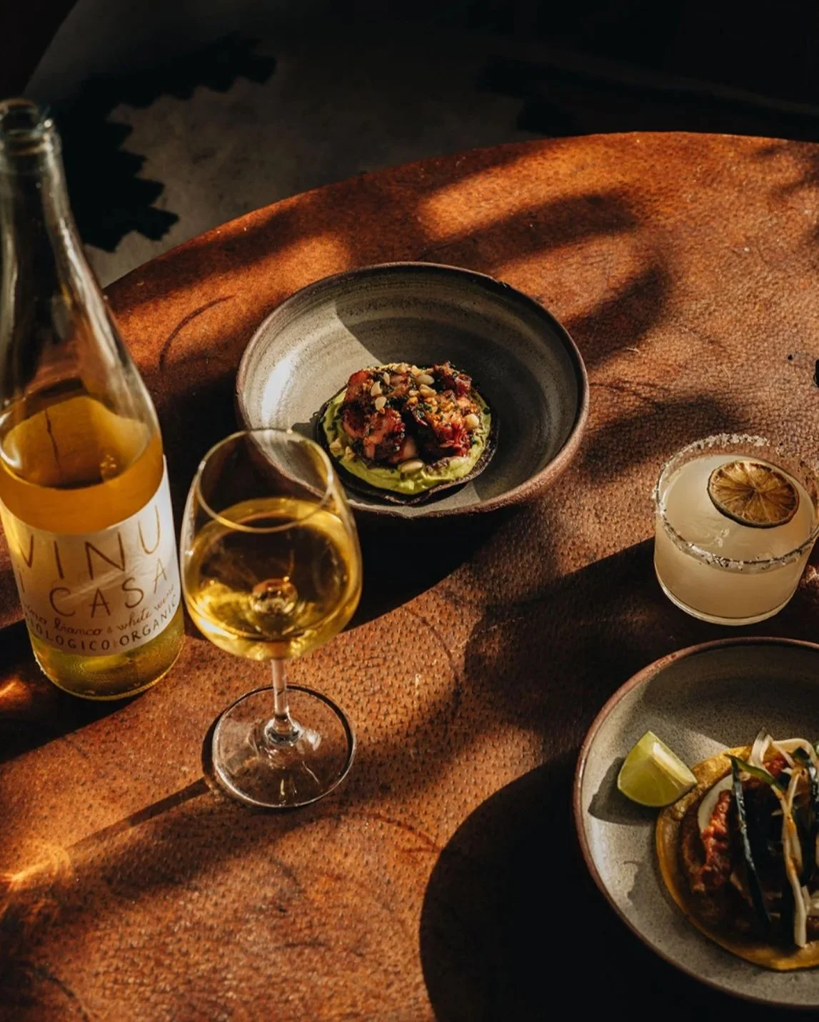 Foodfotografie van gerechten, cocktails en wijn bij COBA Taqueria in Amsterdam, gemaakt door De Eetgency voor social media en horeca content.