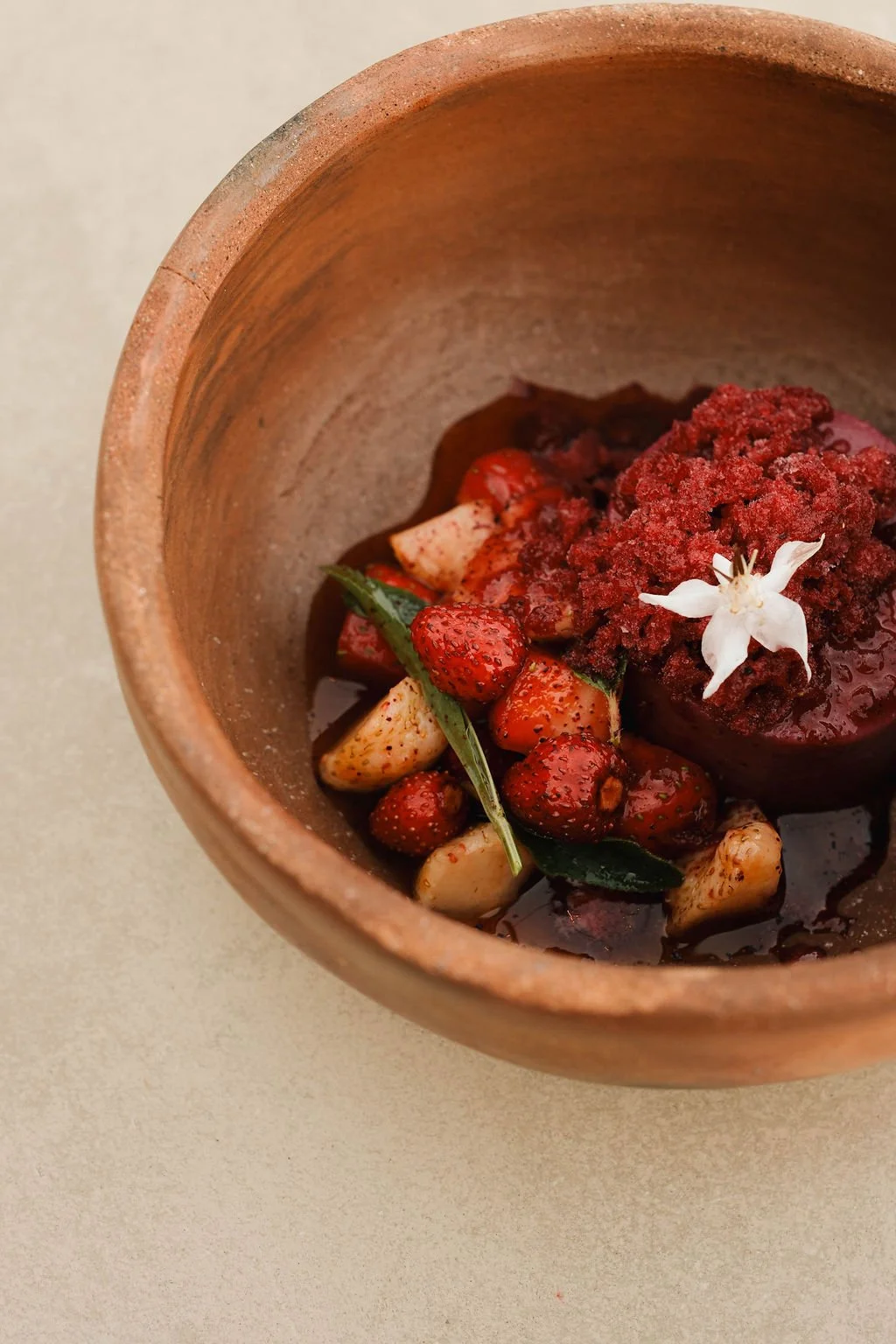 Dessertfotografie bij COBA Taqueria Amsterdam met een kleurrijk Mexicaans dessert. Smakelijke food content door De Eetgency voor restaurants, patisserie, chefs, hotels en horeca.