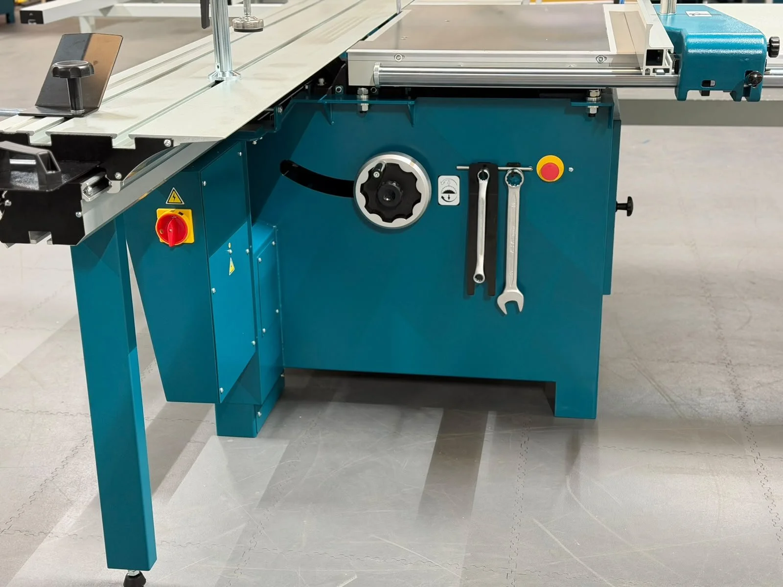 OAV-P30-PANEL-SAW-7.jpeg