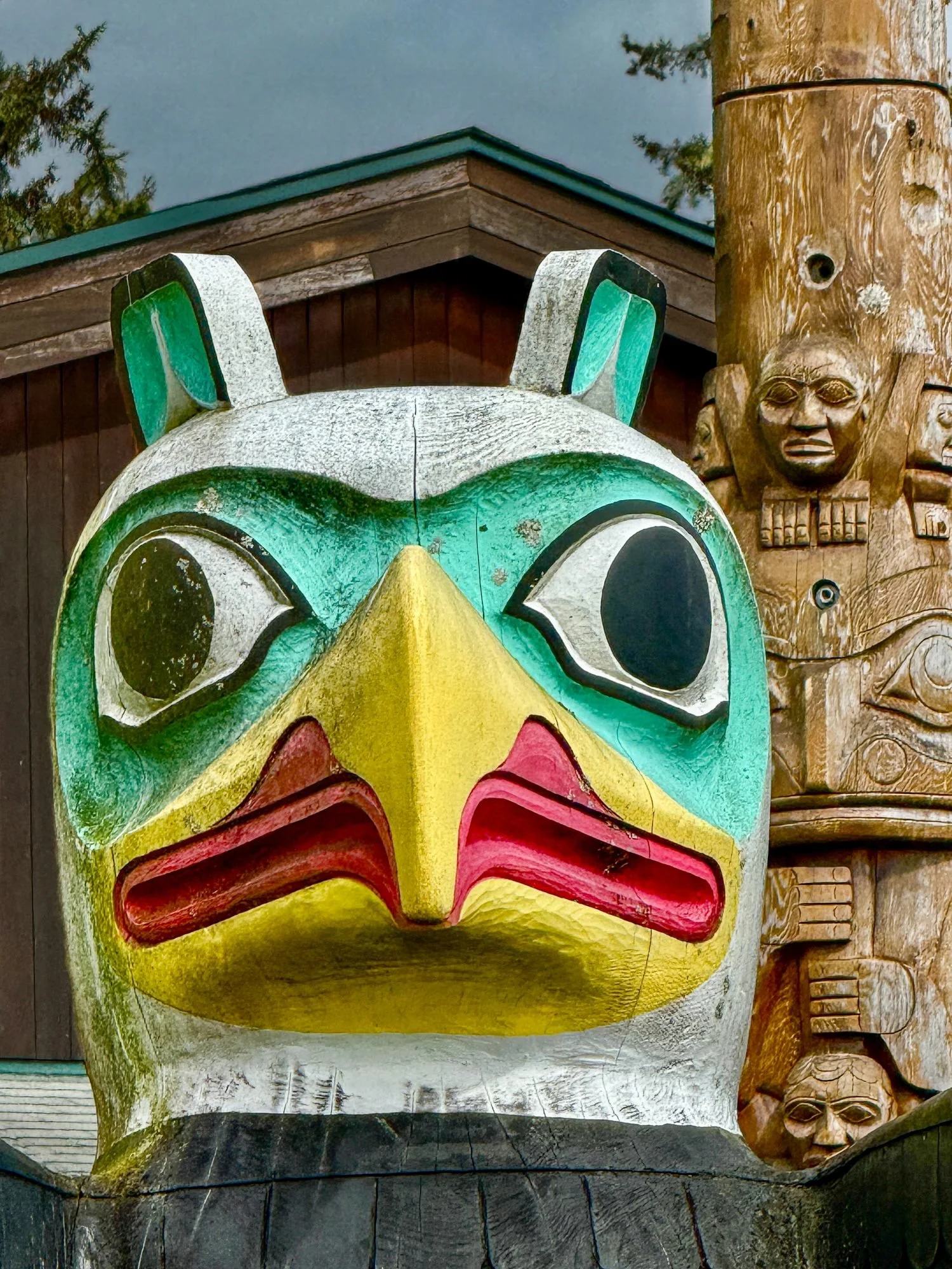 /encounters/howkan-eagle-and-gratitude-totem