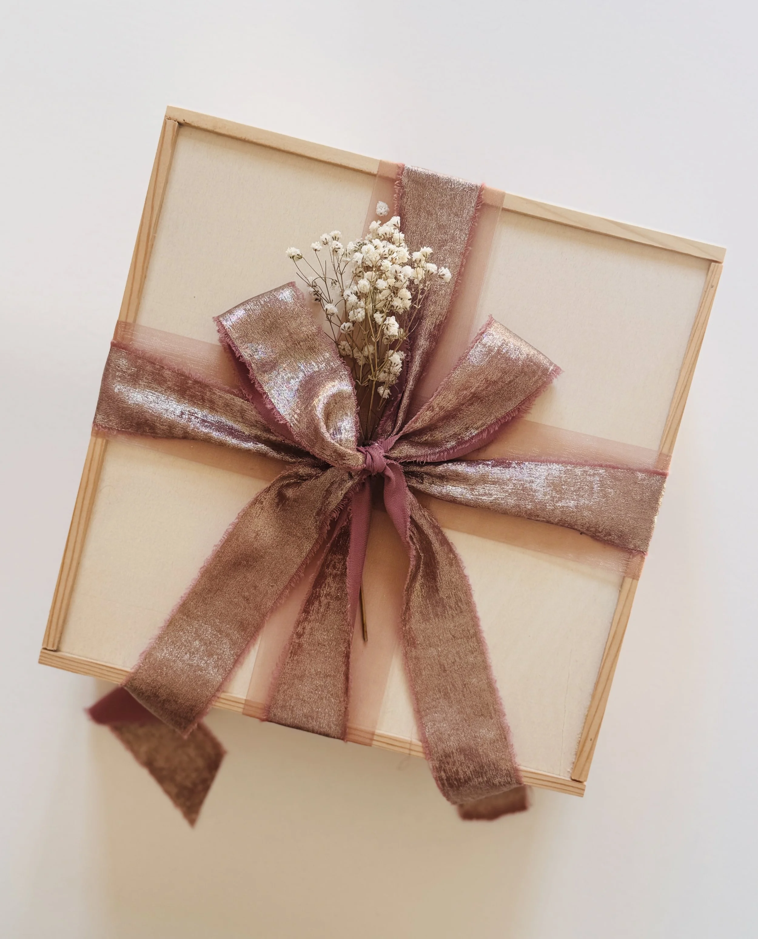 Eid gift box with curated treats and thoughtful festive details by Go Gaga Gifts