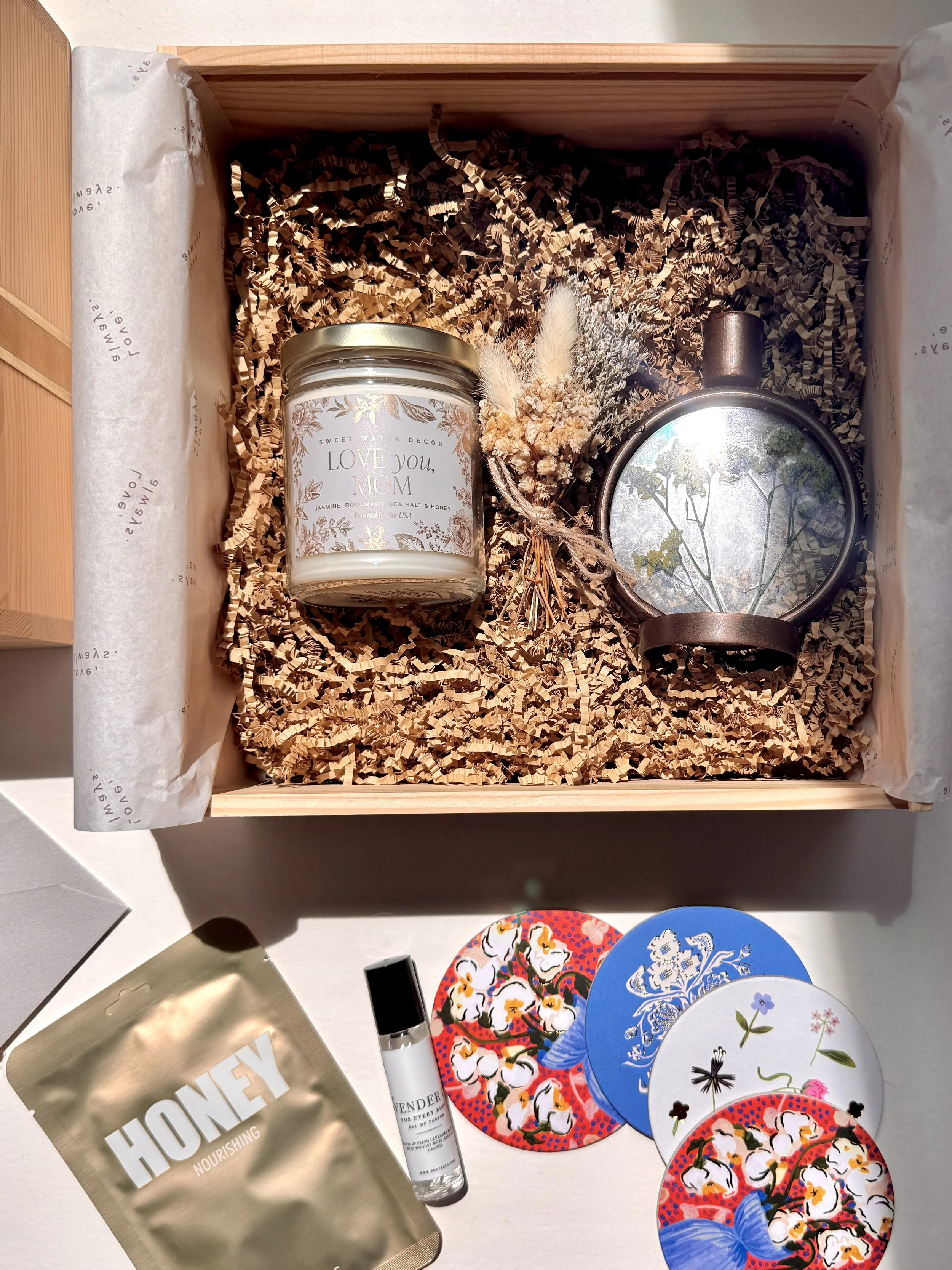 Ready-to-gift luxury gift box for mom for Mother's Day, birthdays, and thank-you gifting