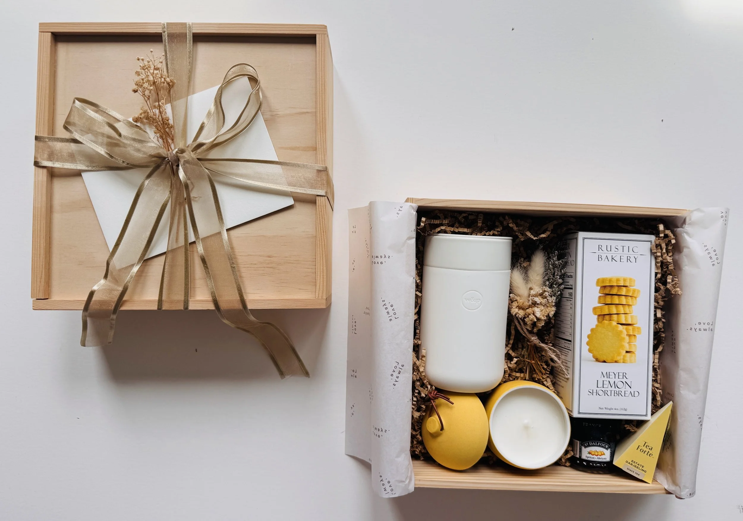 Client appreciation gift box with personalized note card and luxury Go Gaga presentation