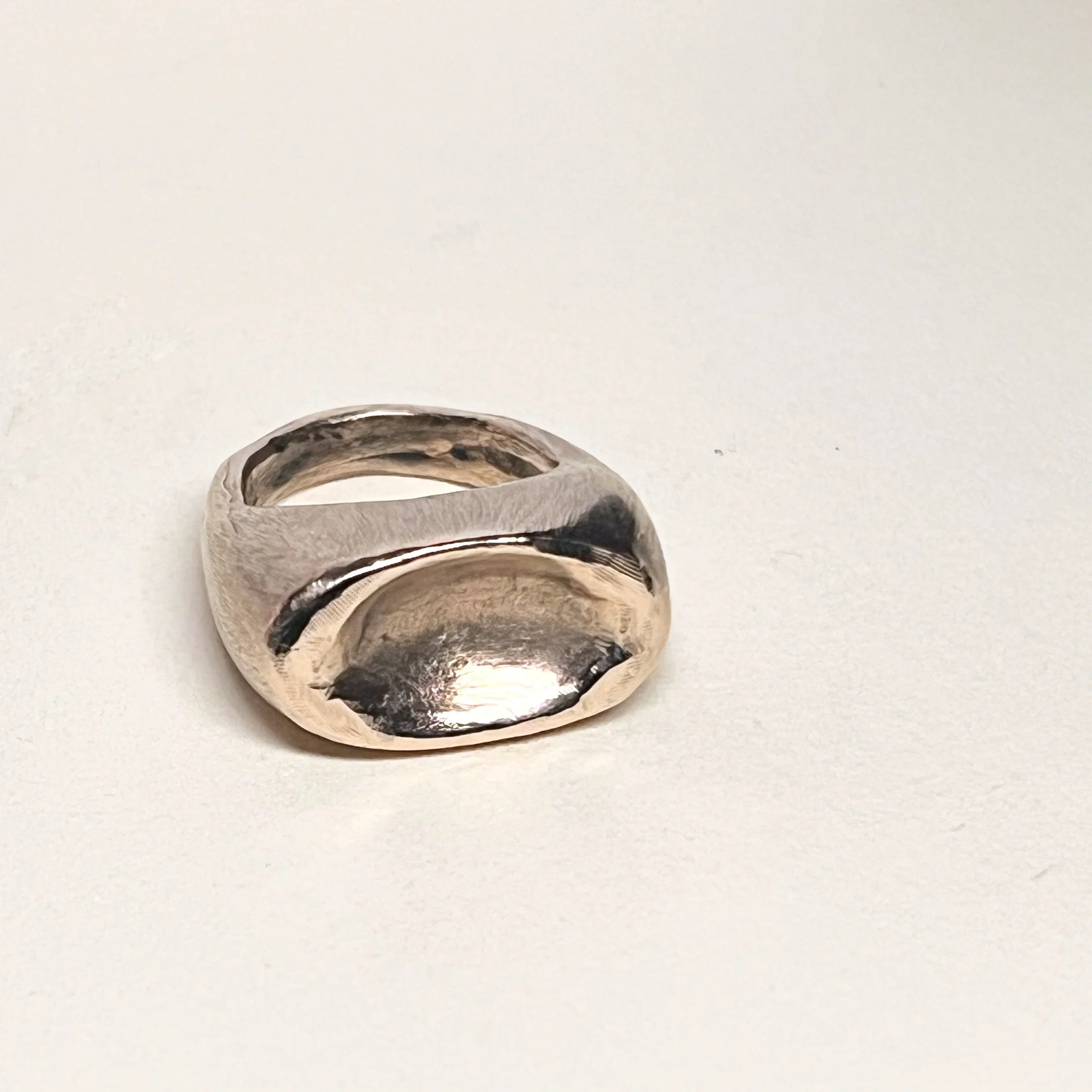 Cocktail ring — bronze.
Band 5mm tapering to 2mm · thickness 2mm