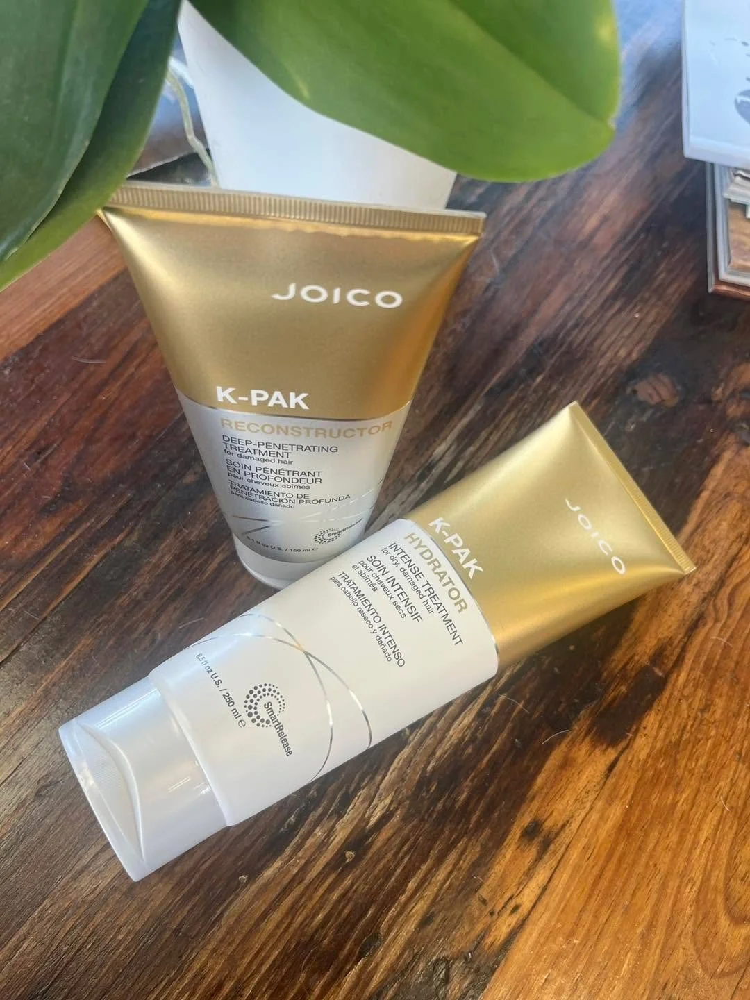 ✨ Which JOICO K-PAK Treatment is Right for Your Hair? ✨

Not all damaged hair needs the same treatment&mdash;and that's where we can help! 💛

💧 K-PAK Hydrator Treatment
Perfect for hair that's feeling dry, dehydrated, or lacking softness. This inte