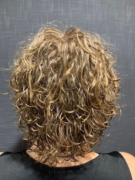 For men growing their hair long, a soft perm adds that subtle, flowing texture that turns length into style. Think controlled waves, natural lift, and a finish that looks like it grew that way. At Hairstyle Tauranga, we refine every detail during con