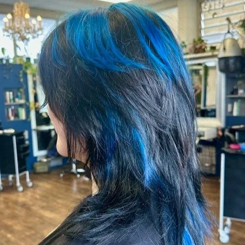 Deep blue isn&rsquo;t subtle &mdash; it&rsquo;s sculptural.
We layer vivid pigments to create a clean, striking blue that reads luxe, glossy, and intentionally bold.