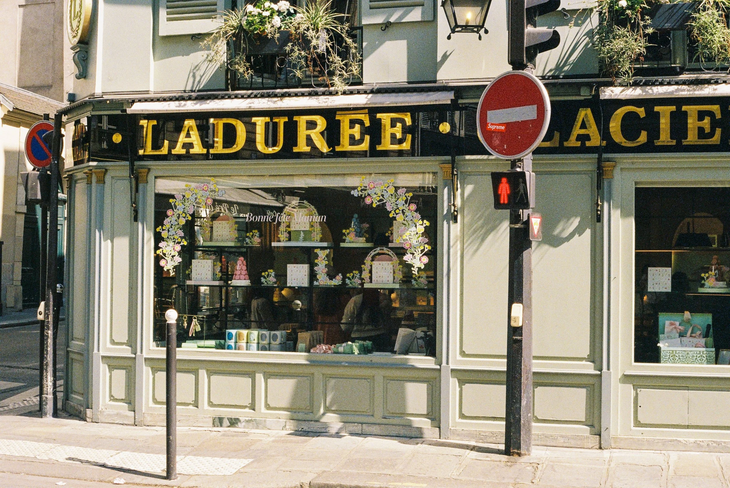 Ladurée, Paris
